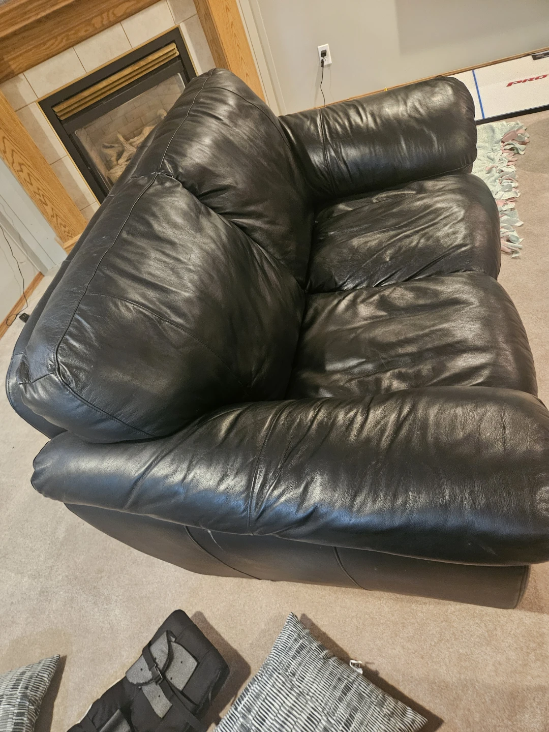 Black Leather Loveseat - photo 2