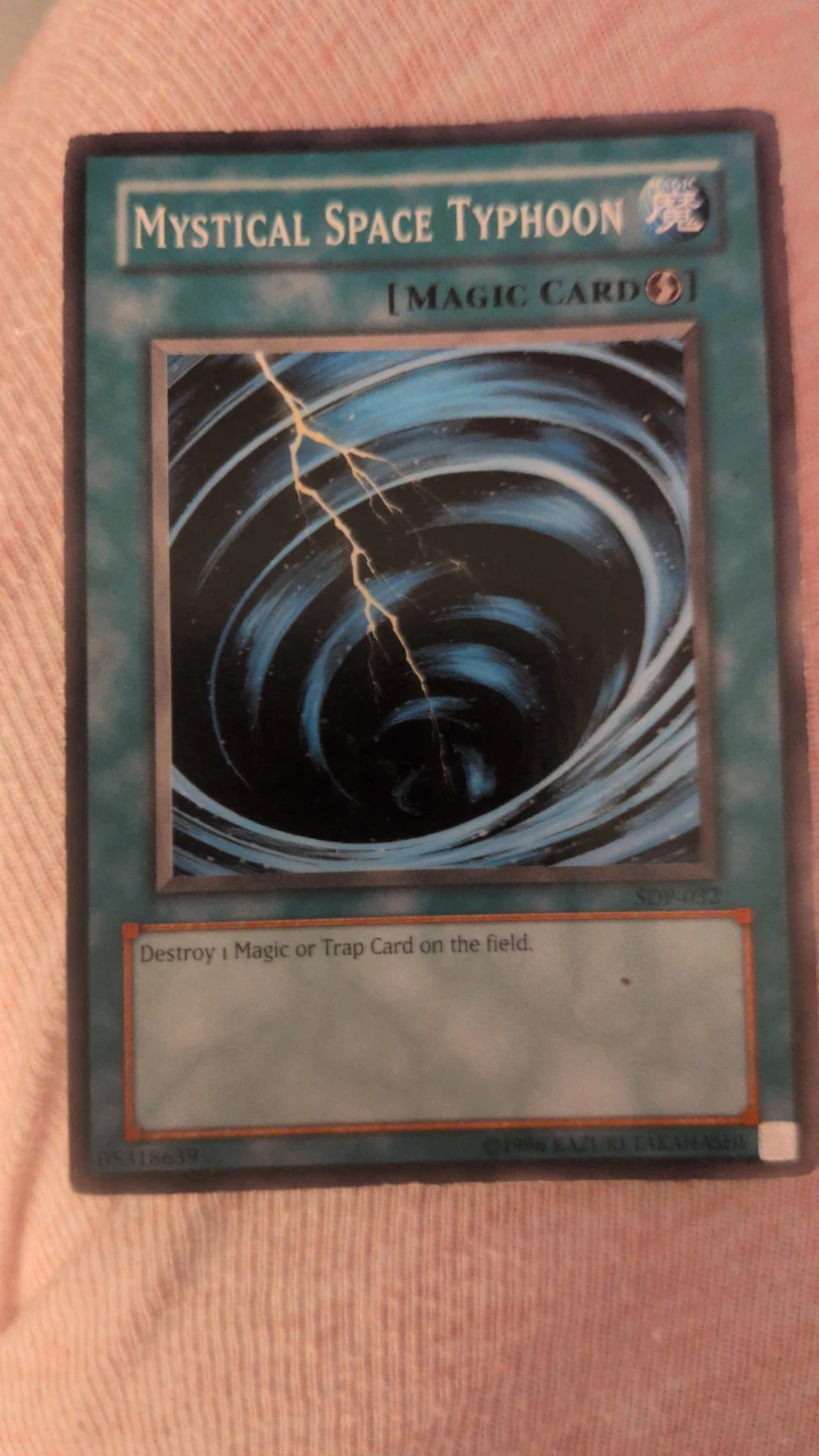 Mystical Space Typhoon Yu-Gi-Oh! Card SDP-032