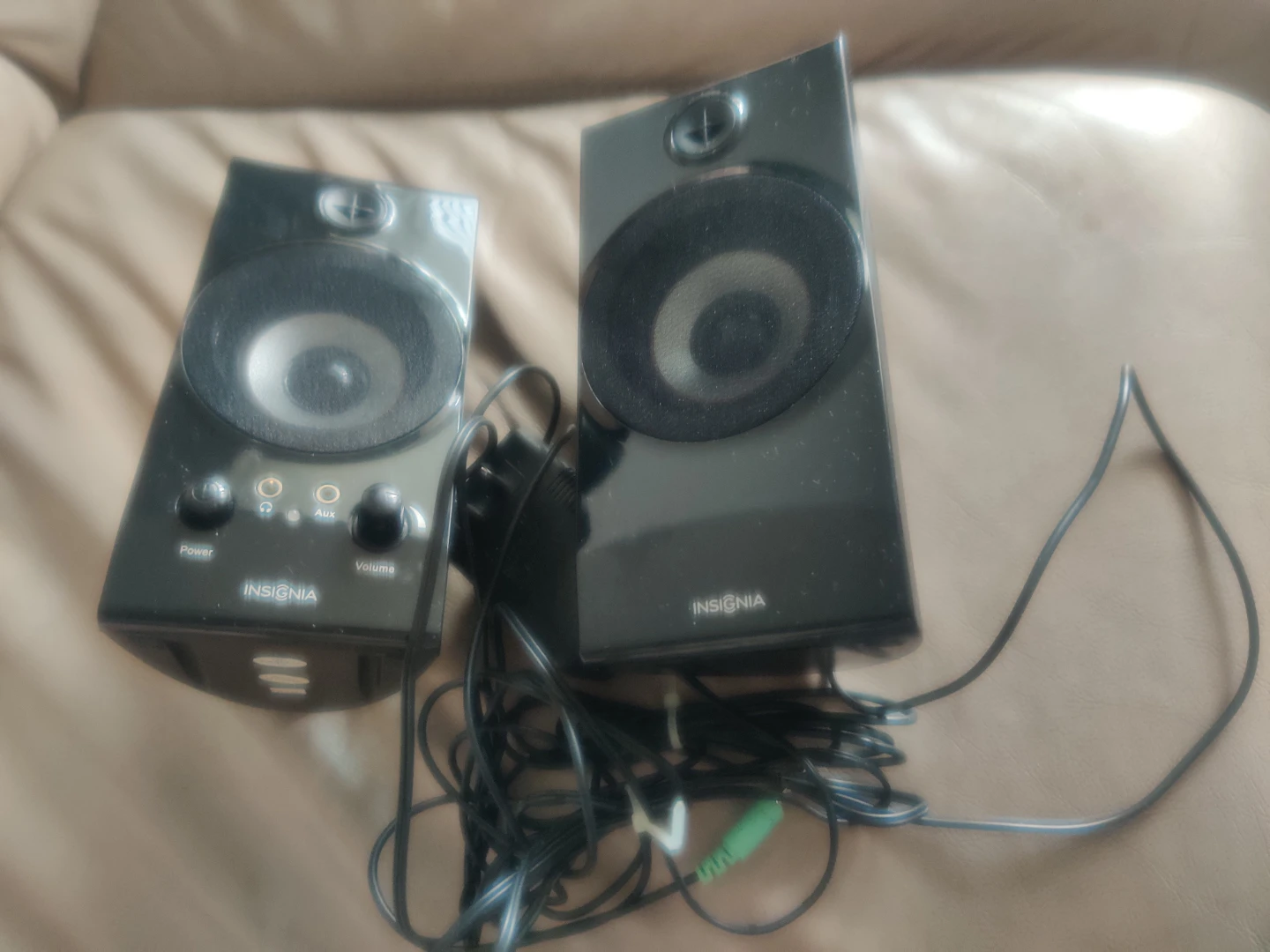 Insignia Computer Speakers - photo 2