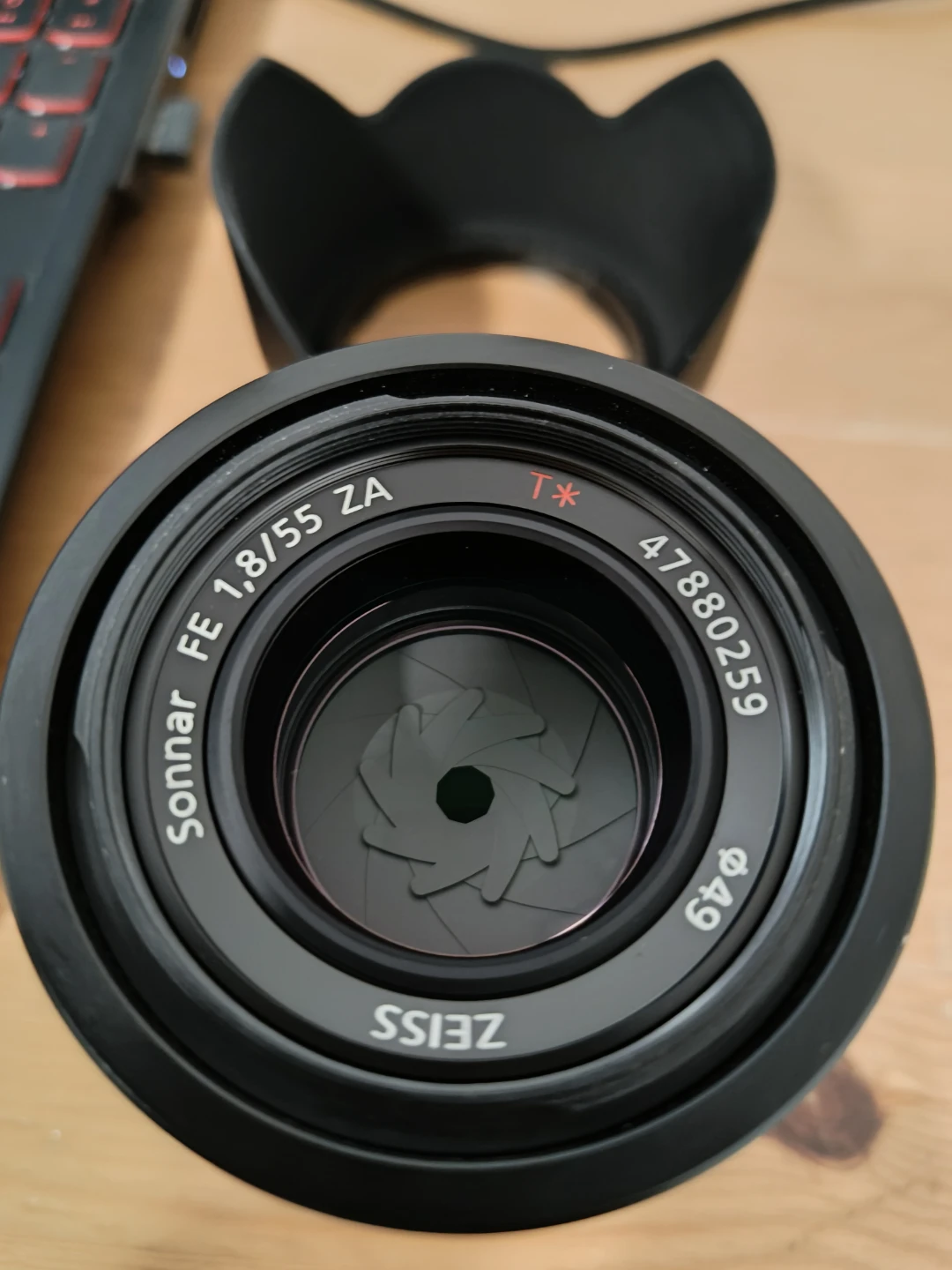 Sony Sonnar T* FE 55mm f/1.8 ZA Lens - photo 5
