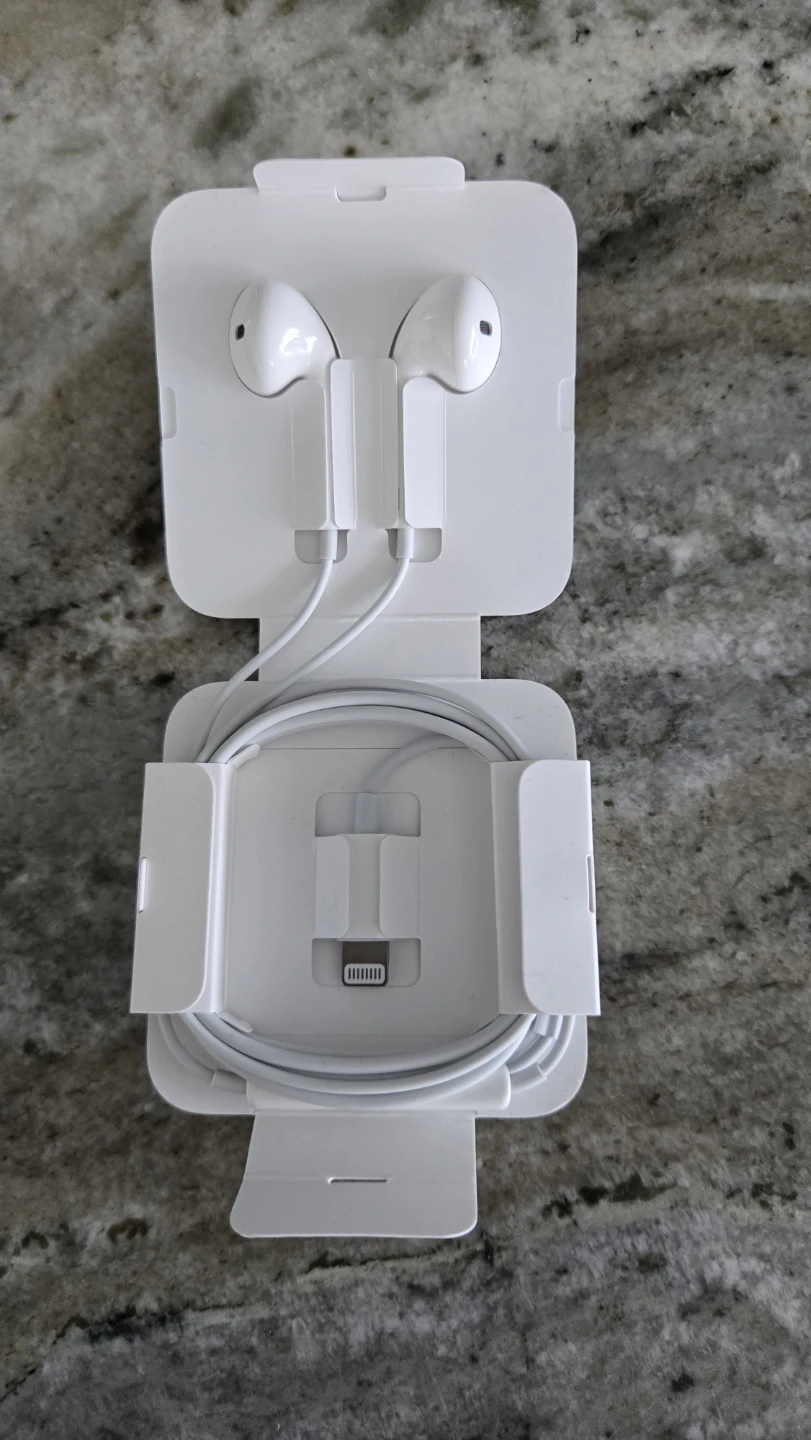Apple EarPods with Lightning Connector