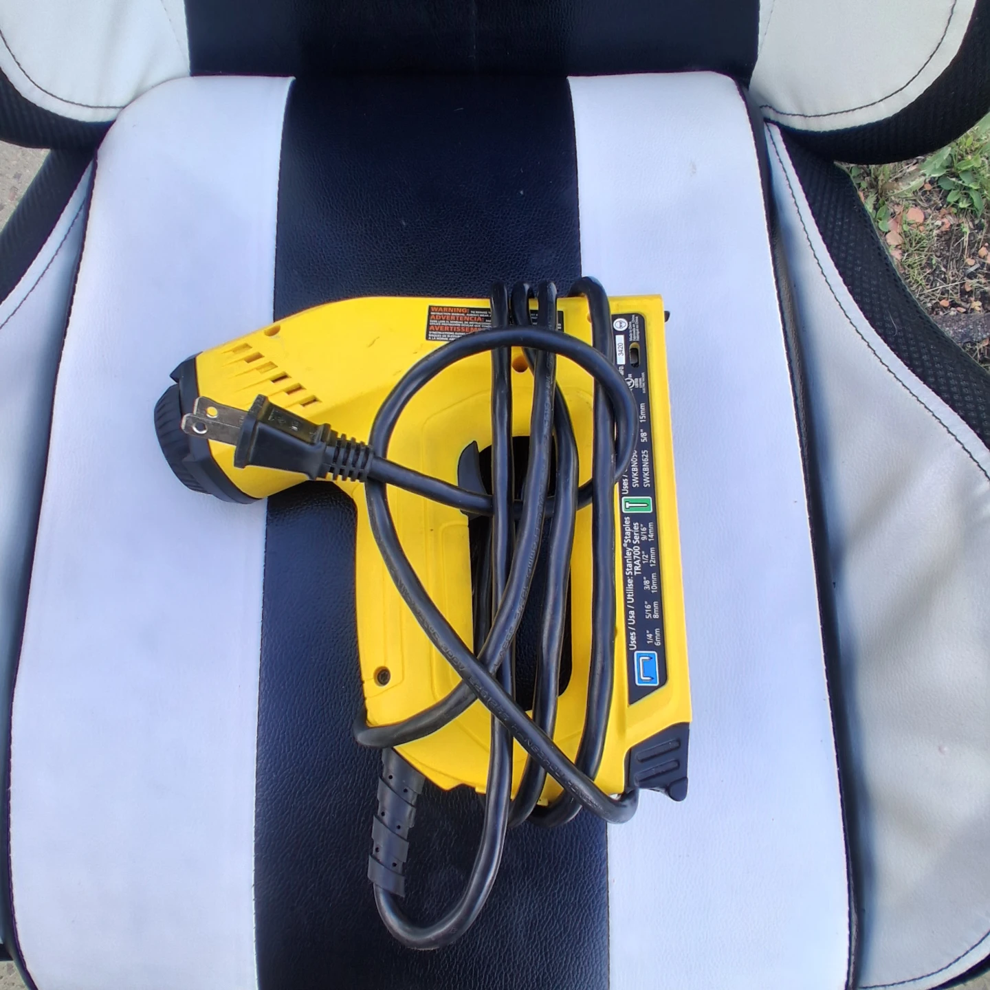 Stanley Electric Stapler/Nail Gun with Staples