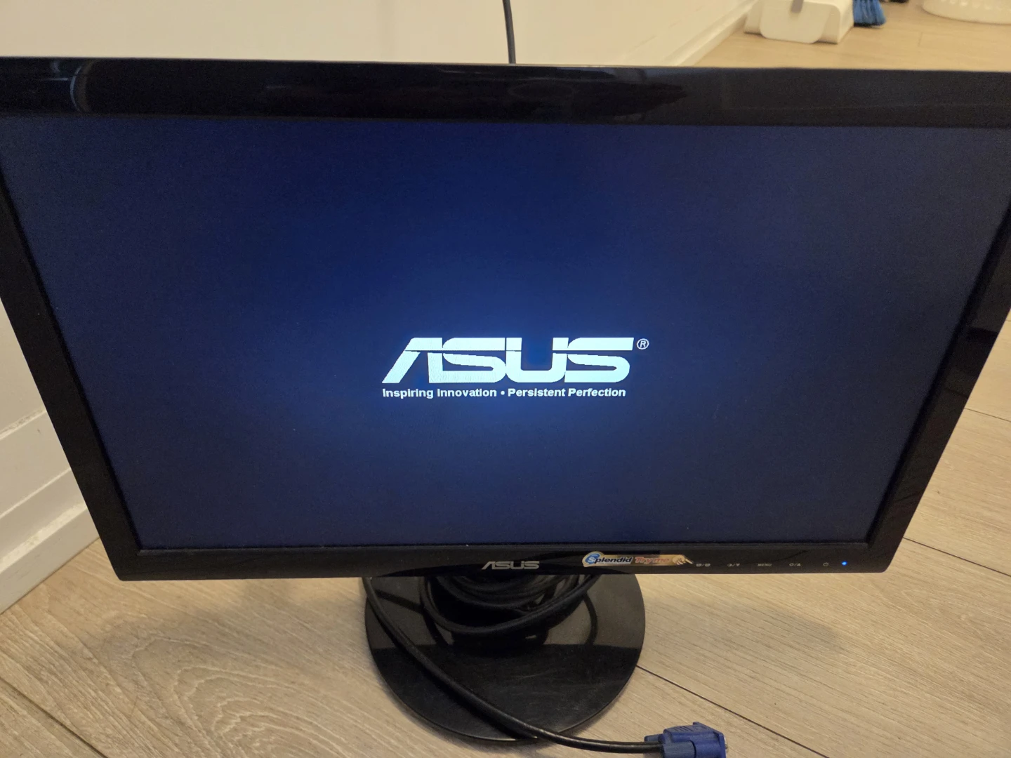 ASUS VS197 LCD Computer Monitor
