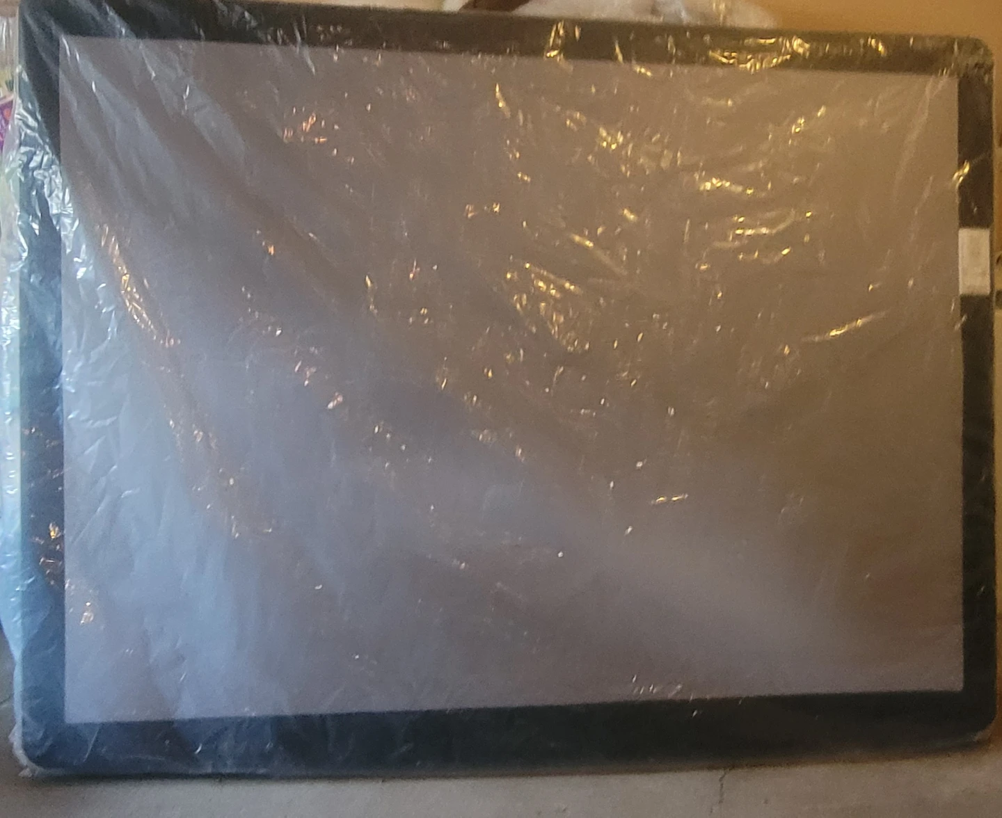 🛏️ QUEEN BOX SPRING – PERFECT CONDITION
