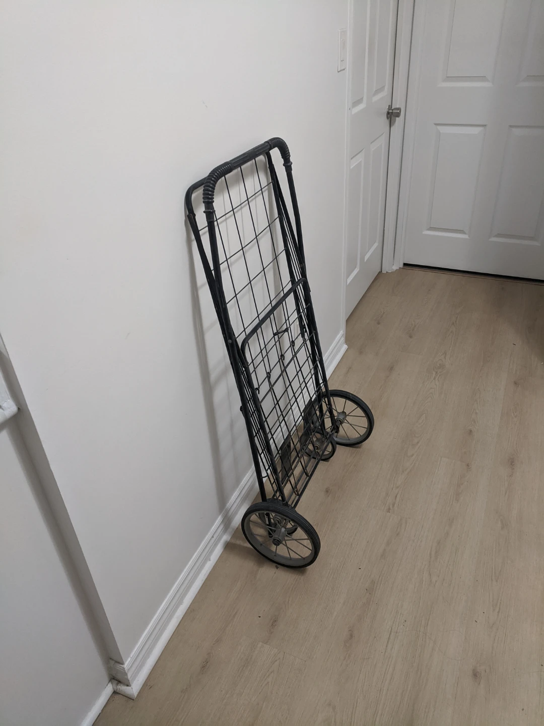 Big Metal Shopping Cart - photo 5