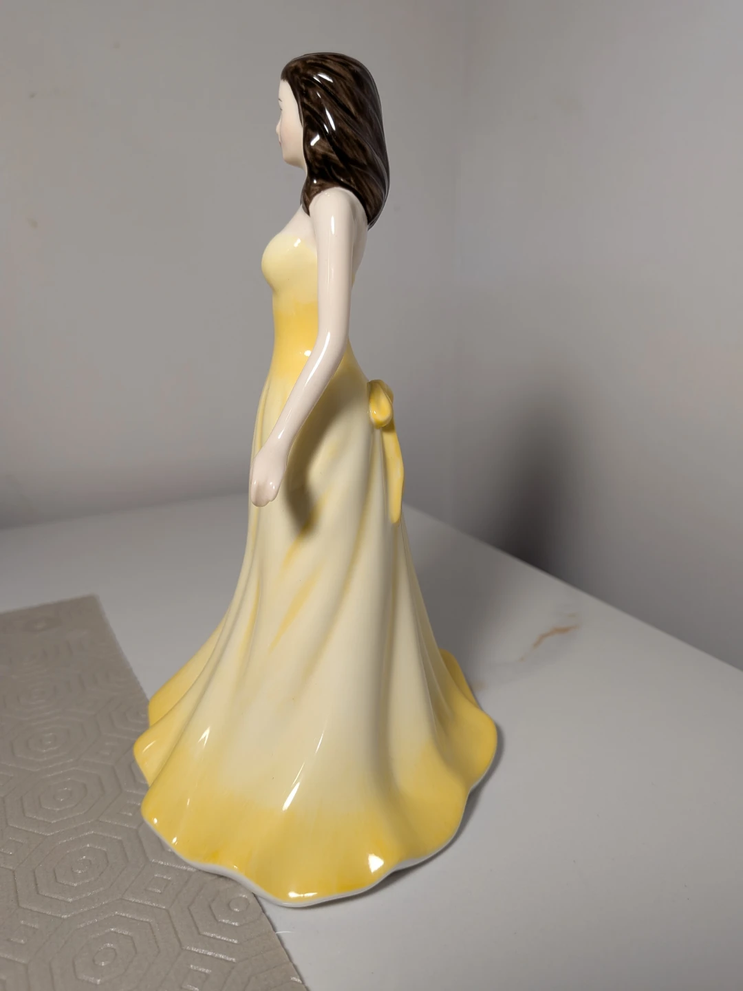 Royal Doulton November Topaz Figurine - photo 2