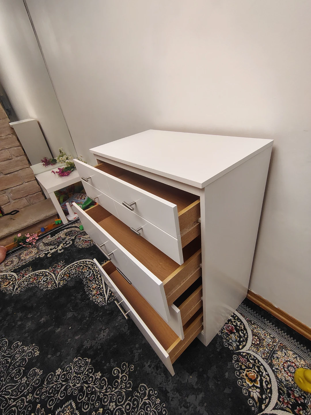 White 4-Drawer Dresser - photo 4