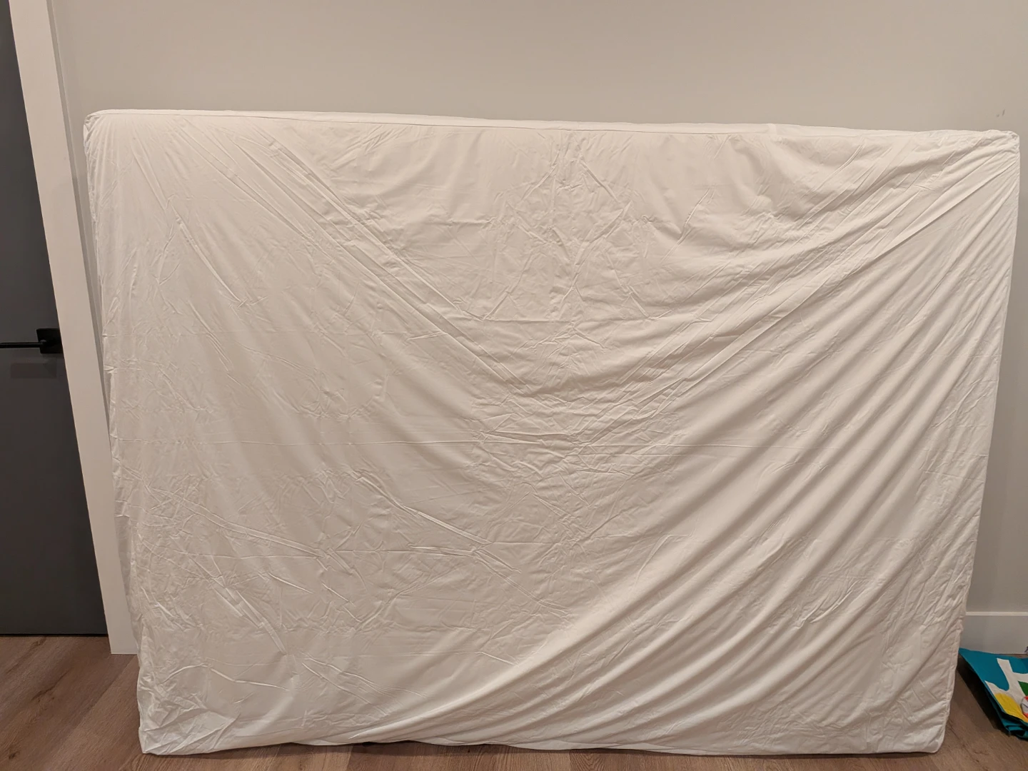 Mattress queen size with a new waterproof cover - photo 2