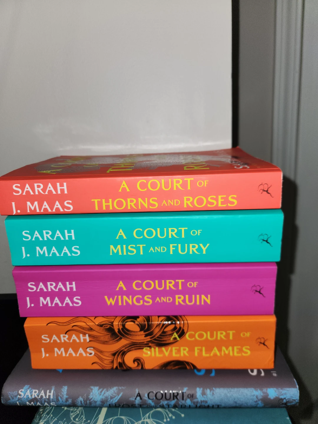 A Court of Thorns and Roses Series Collection