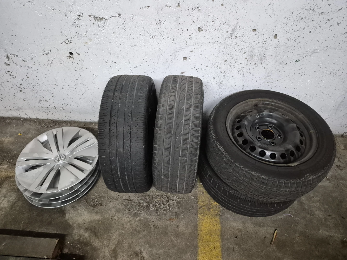 Tires and rims 16" 205/55r16 off a Nissan leaf - photo 2