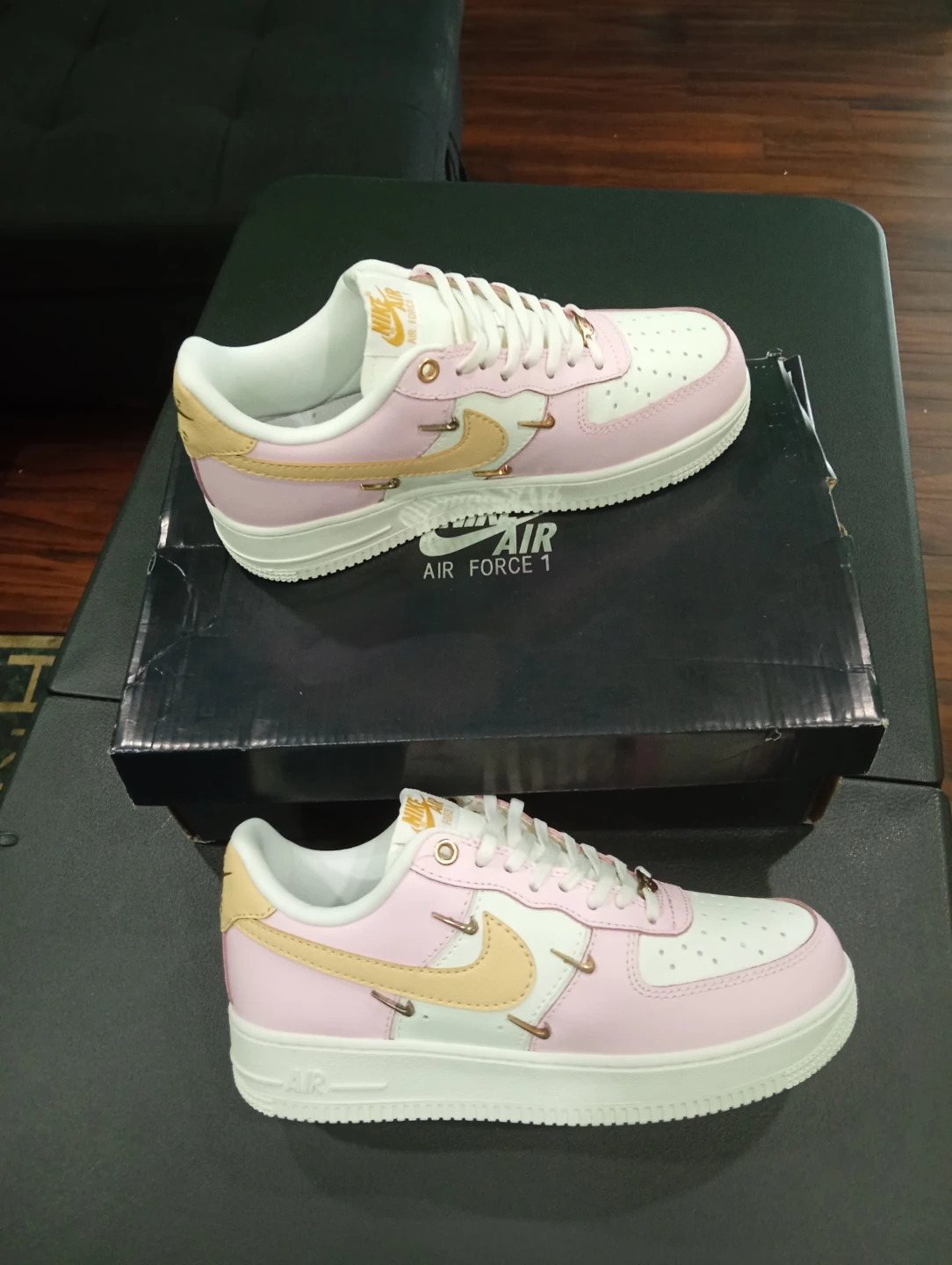 Nike Air Force 1 Sneakers women's size 8.5 - photo 2
