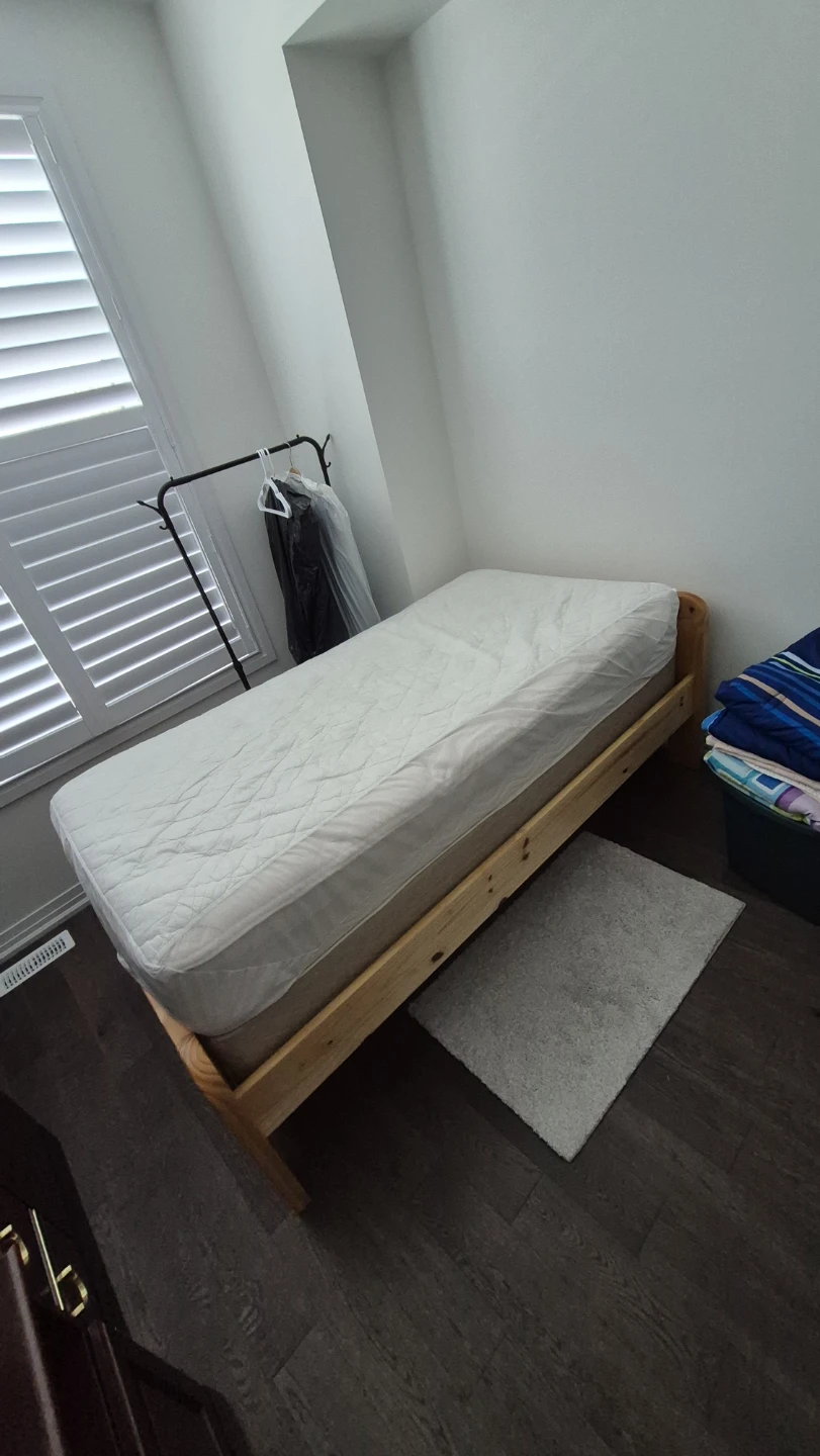 Bed with Mattress and Mattress Box