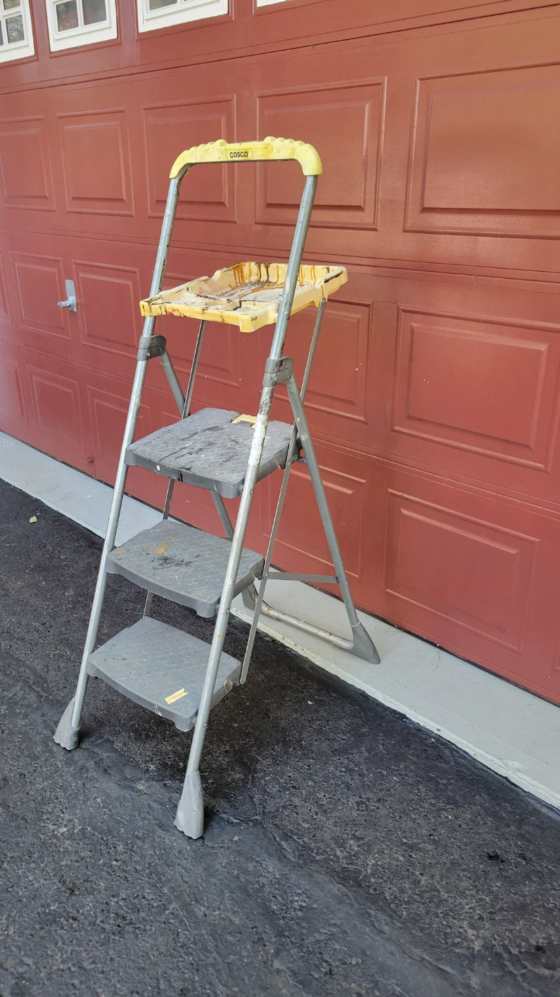 Cosco 3-Step Folding Ladder with tray - photo 2