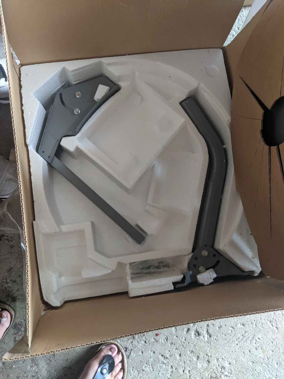 Winegard Satellite Dish Reflector Stand - photo 2