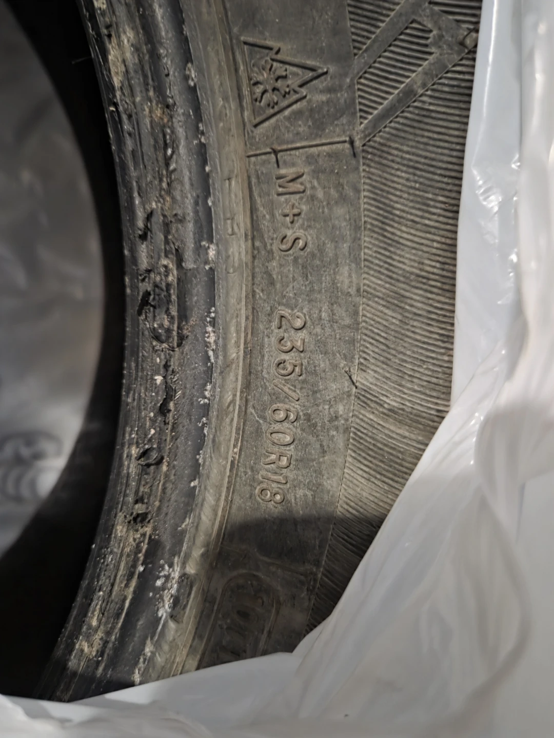 Motomaster Winter Tire 235/60R18