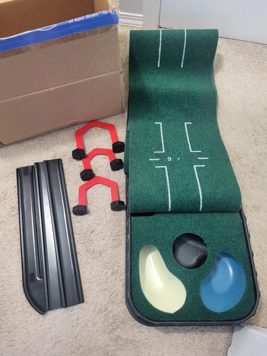 Golf putting mat (New) - photo 2