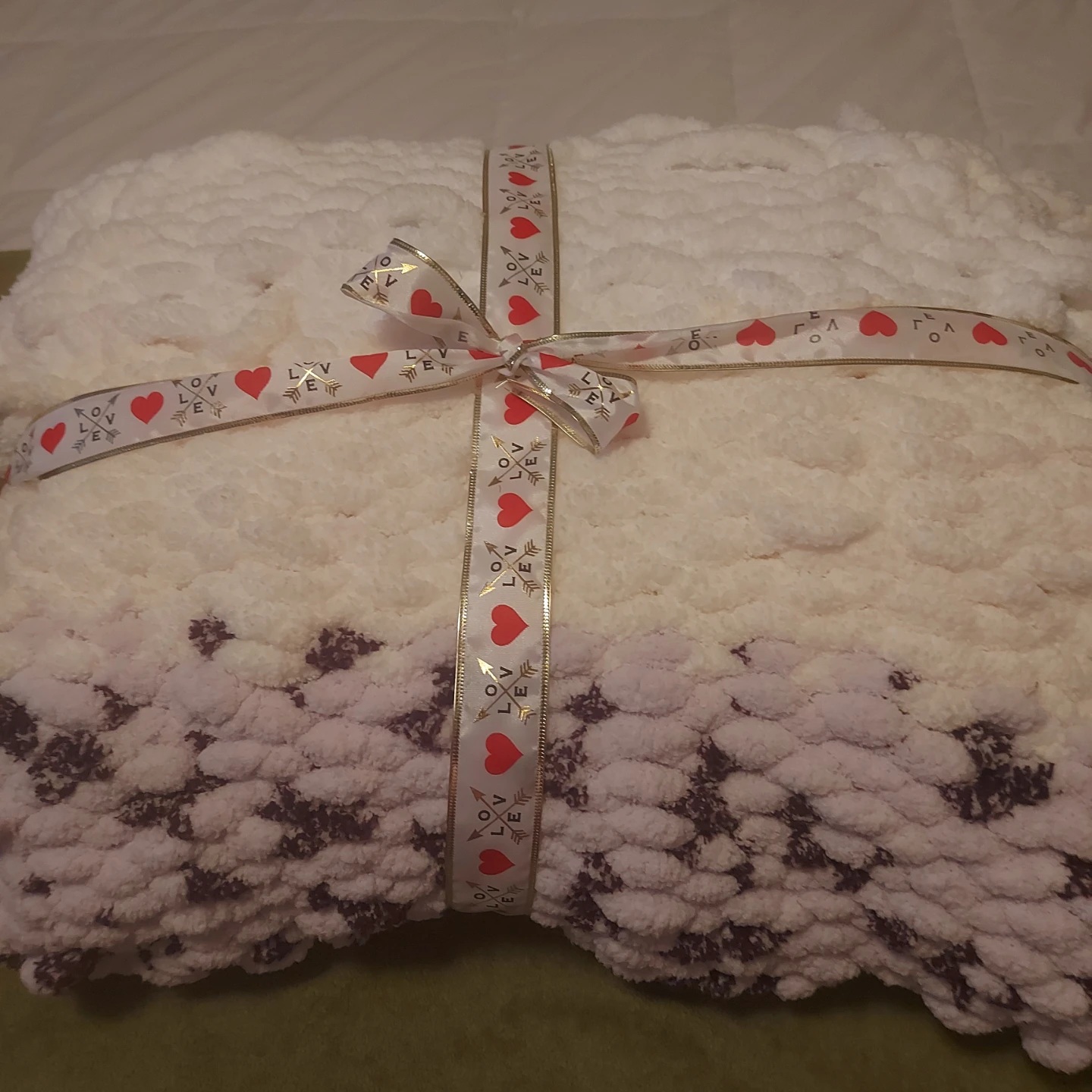 Hand-knitted chunky throw pillow! ❤️