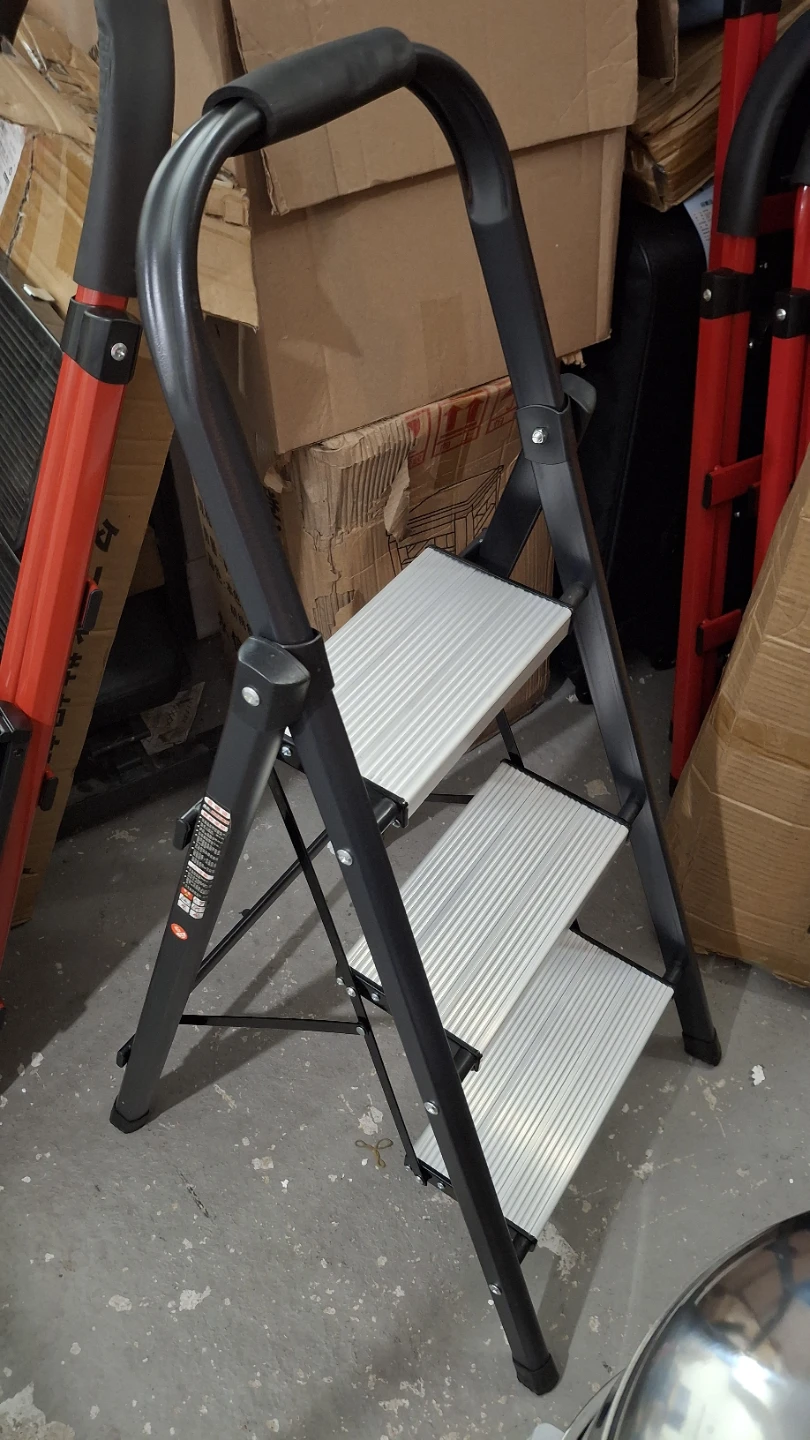 3-Step Folding Step Ladder
