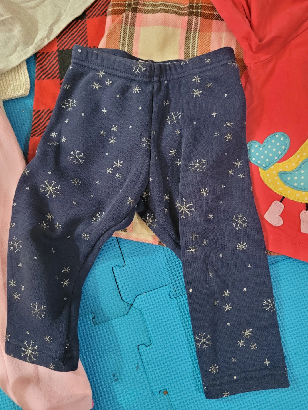 Bundle of long sleeve tops and pants for $10 - photo 3