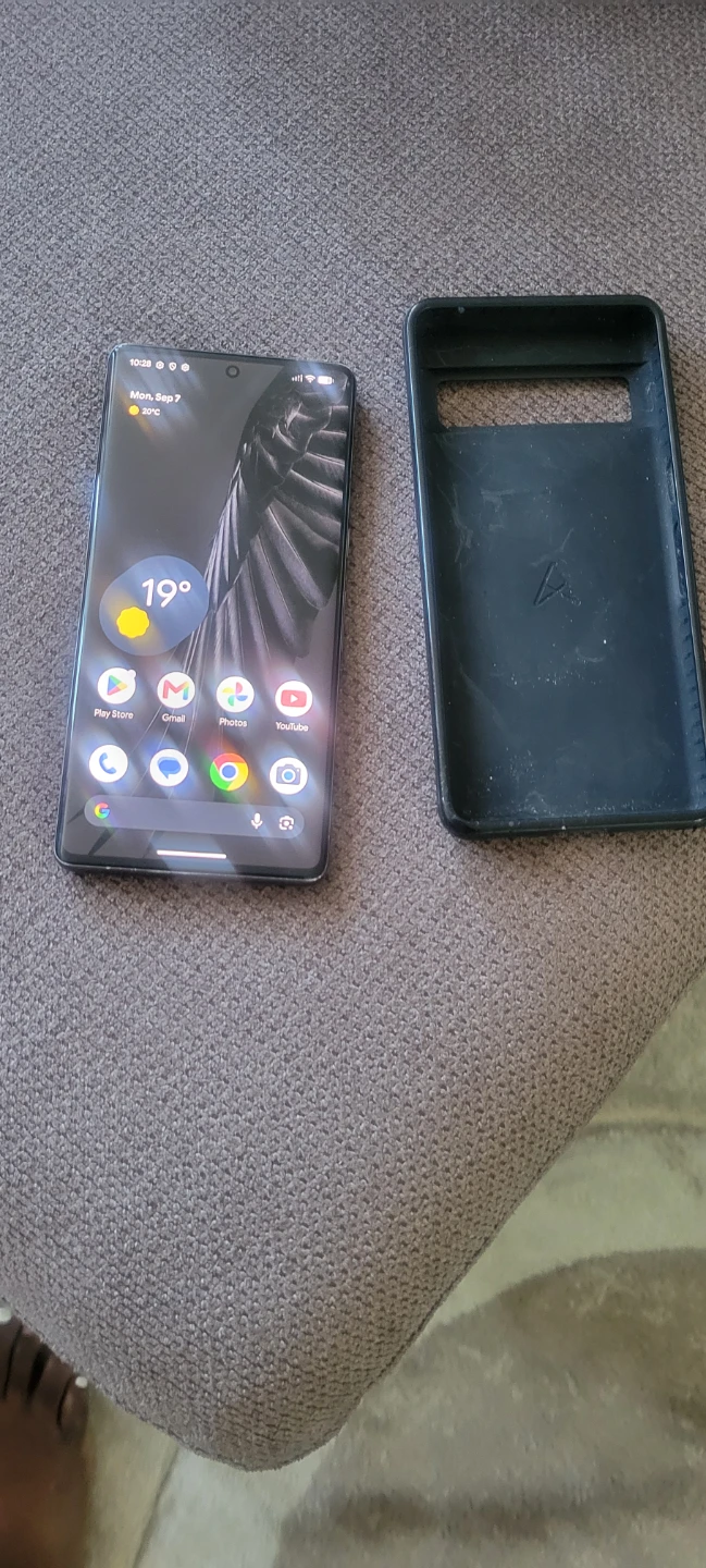 Google Pixel 7 Smartphone with Case - photo 2