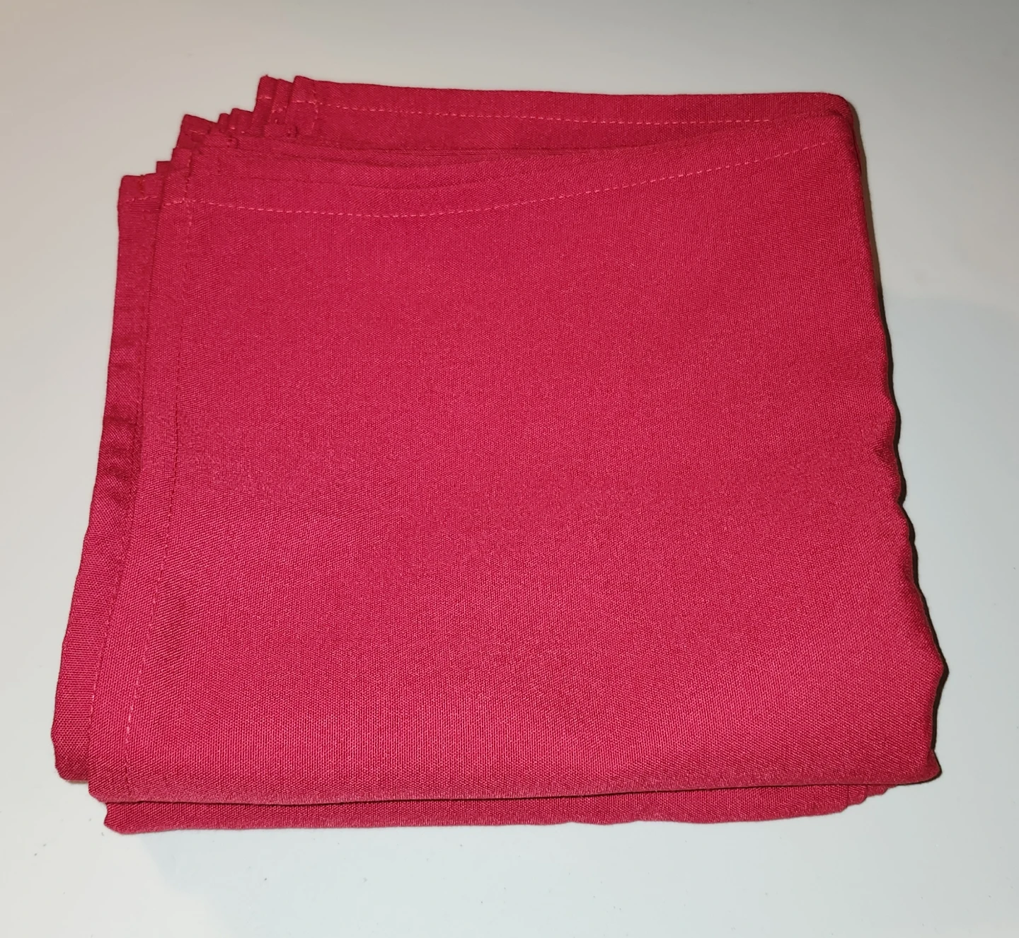 Set of 12 Red Cloth Napkins 🏈 - photo 2
