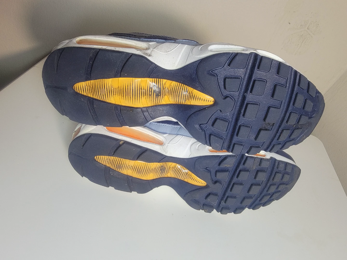 Nike Air Max 95 Navy and White Sneakers - photo 5