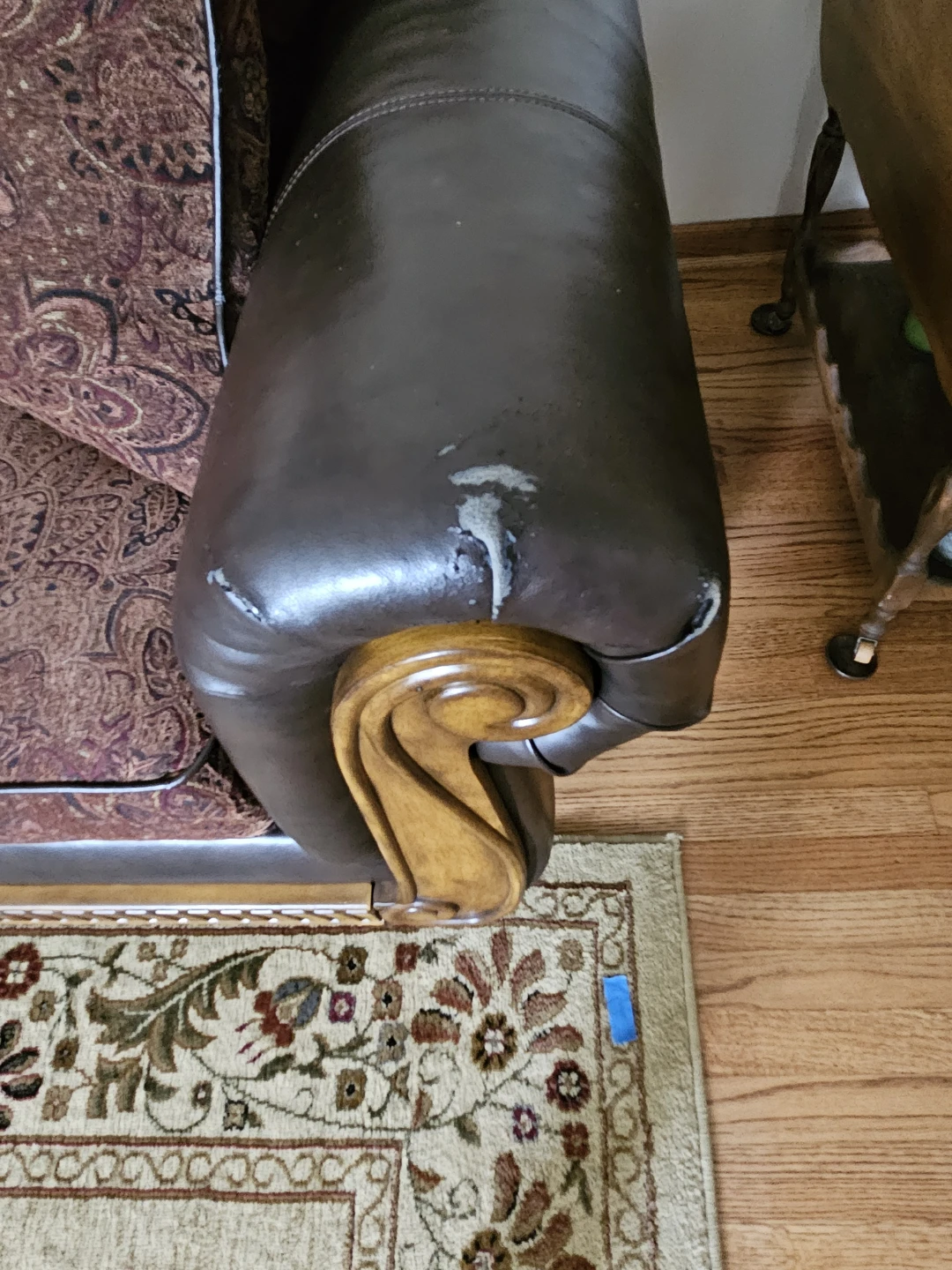 Traditional Brown Sofa - photo 2