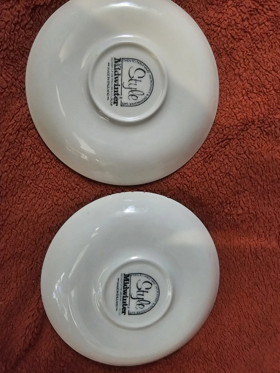 2 Midwinter Style Saucers - photo 2