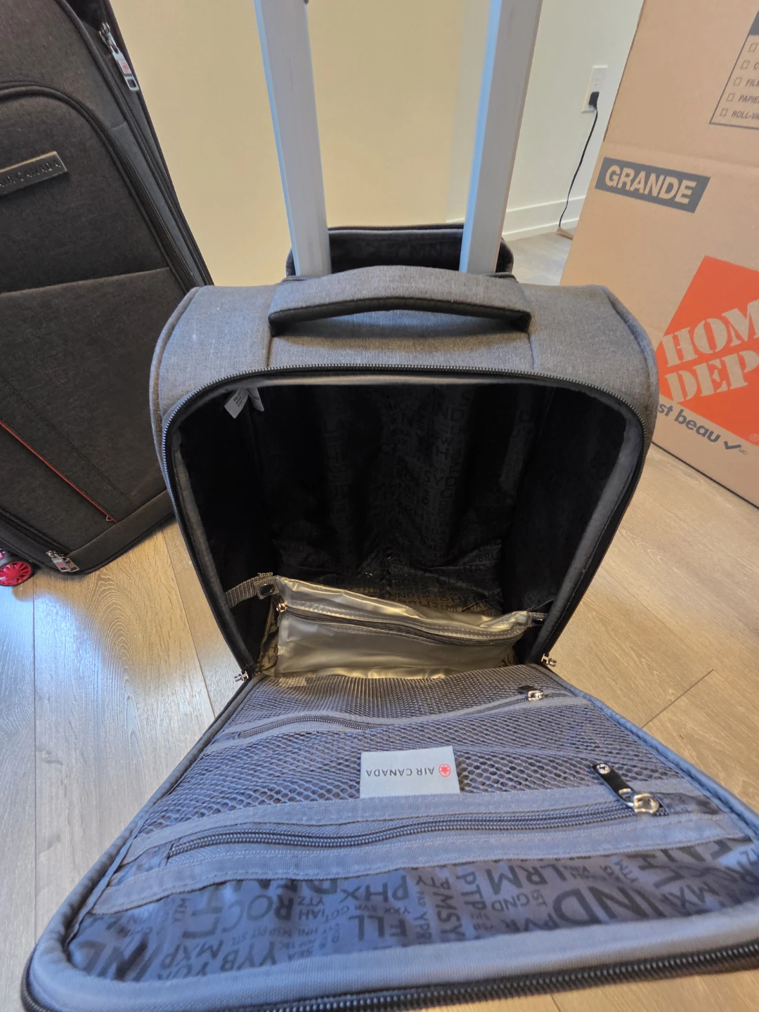 Moving Sale: Air Canada Fusion soft side Luggage Set - photo 3