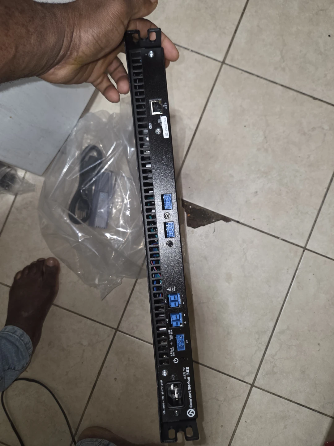 2 x 4 channel digital amp w/dsp Biamp ALC-404D Amplifier - photo 4