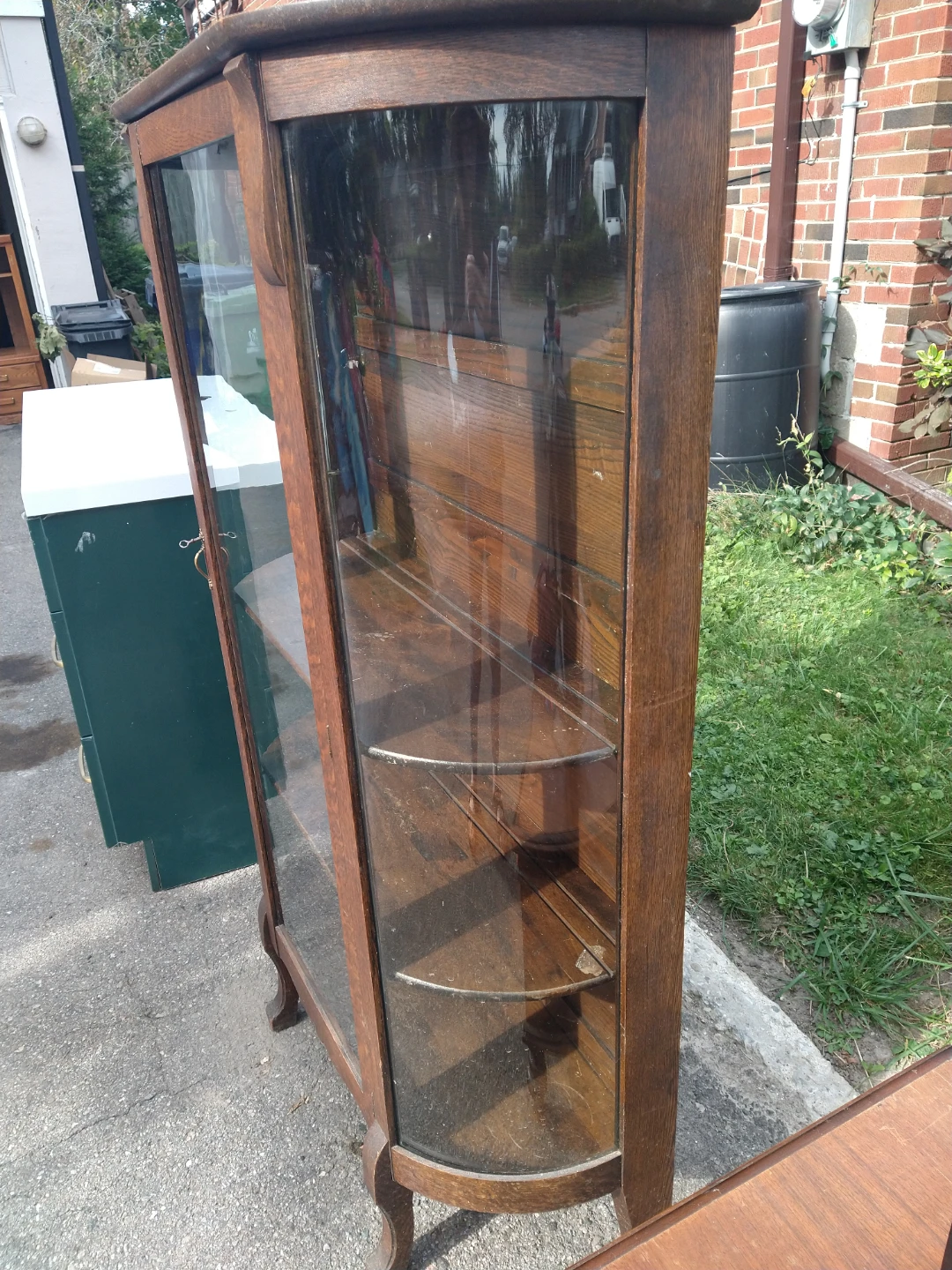 Vintage Curved Glass Oak Curio Cabinet - photo 2