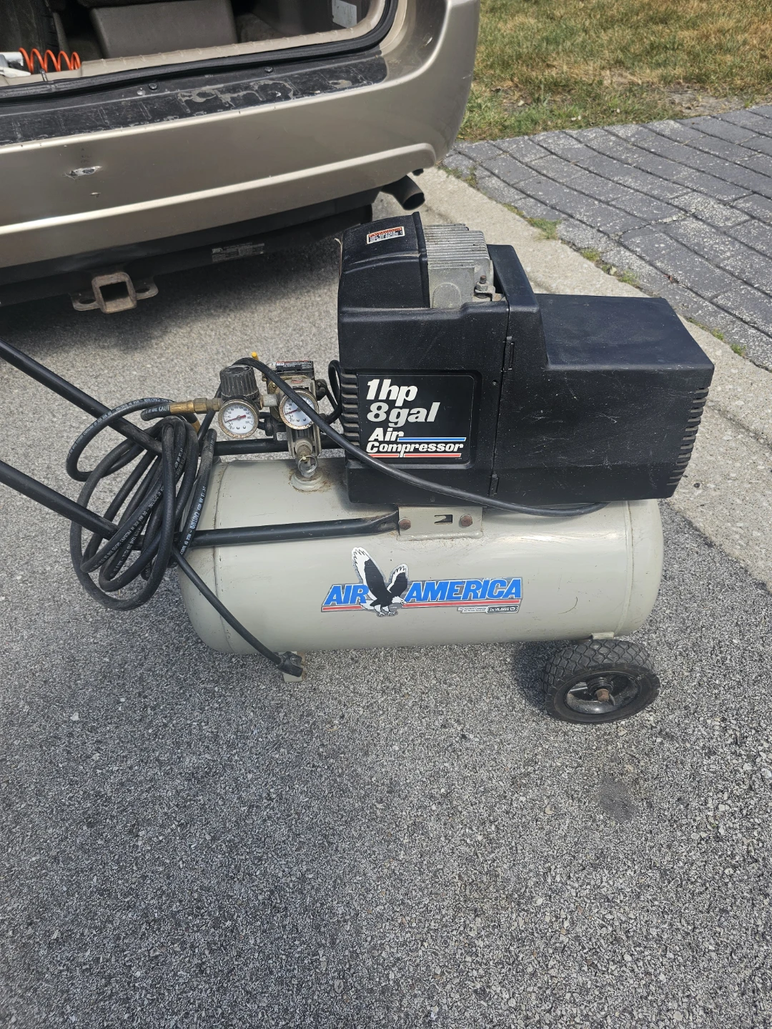 Air America 1hp 8 Gallon Air Compressor