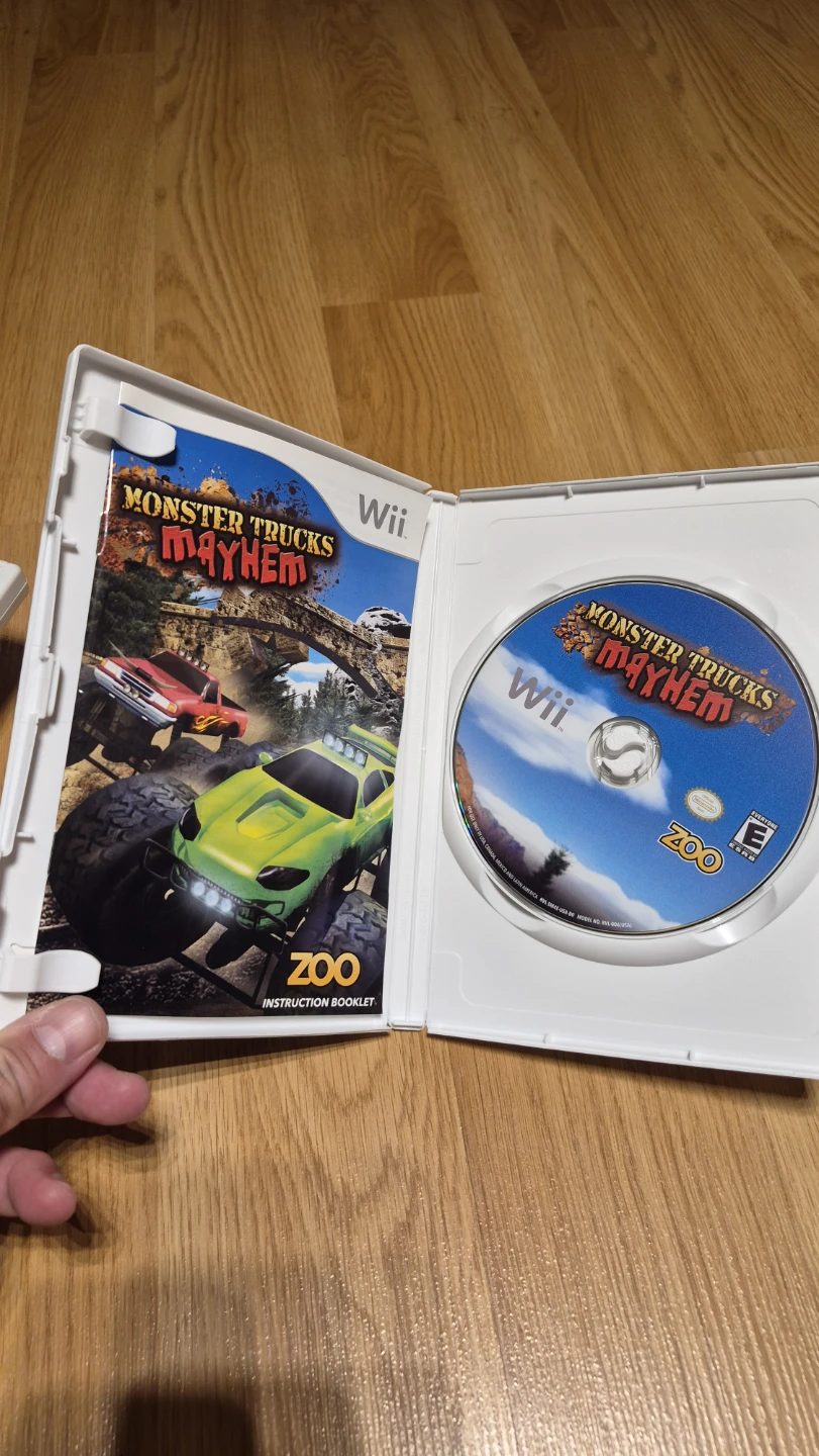 🏈Monster Trucks Mayhem for Nintendo Wii - photo 2