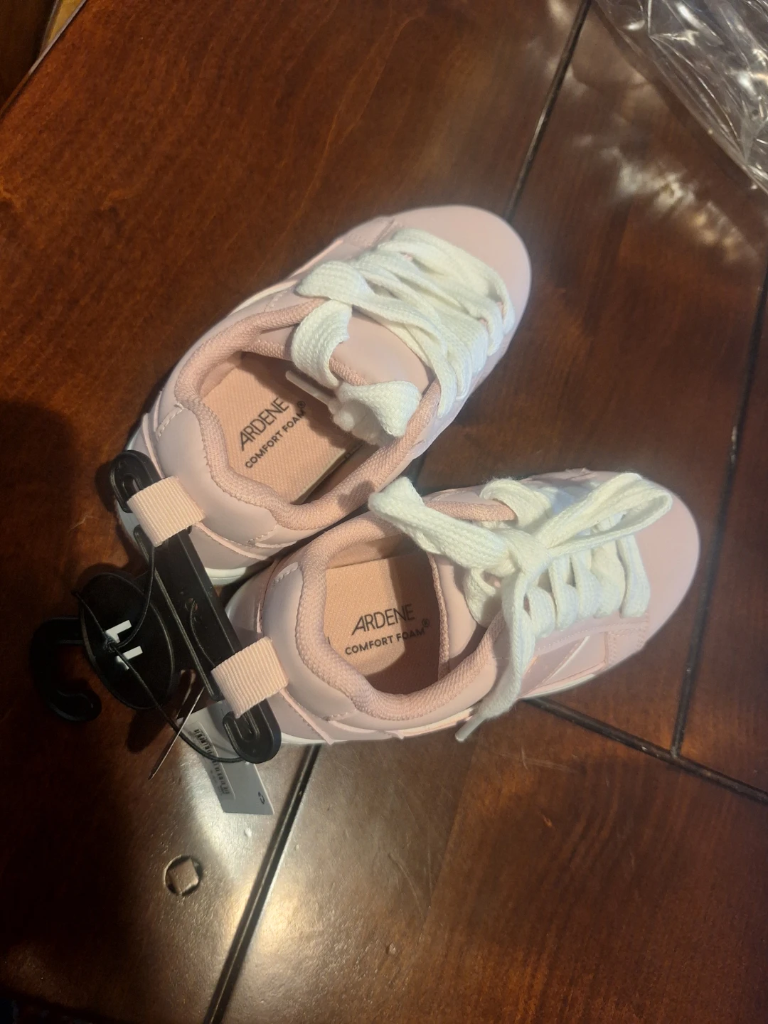 Brand New High Quality Kids School Shoes!!! 6 CAD EACH! - photo 3