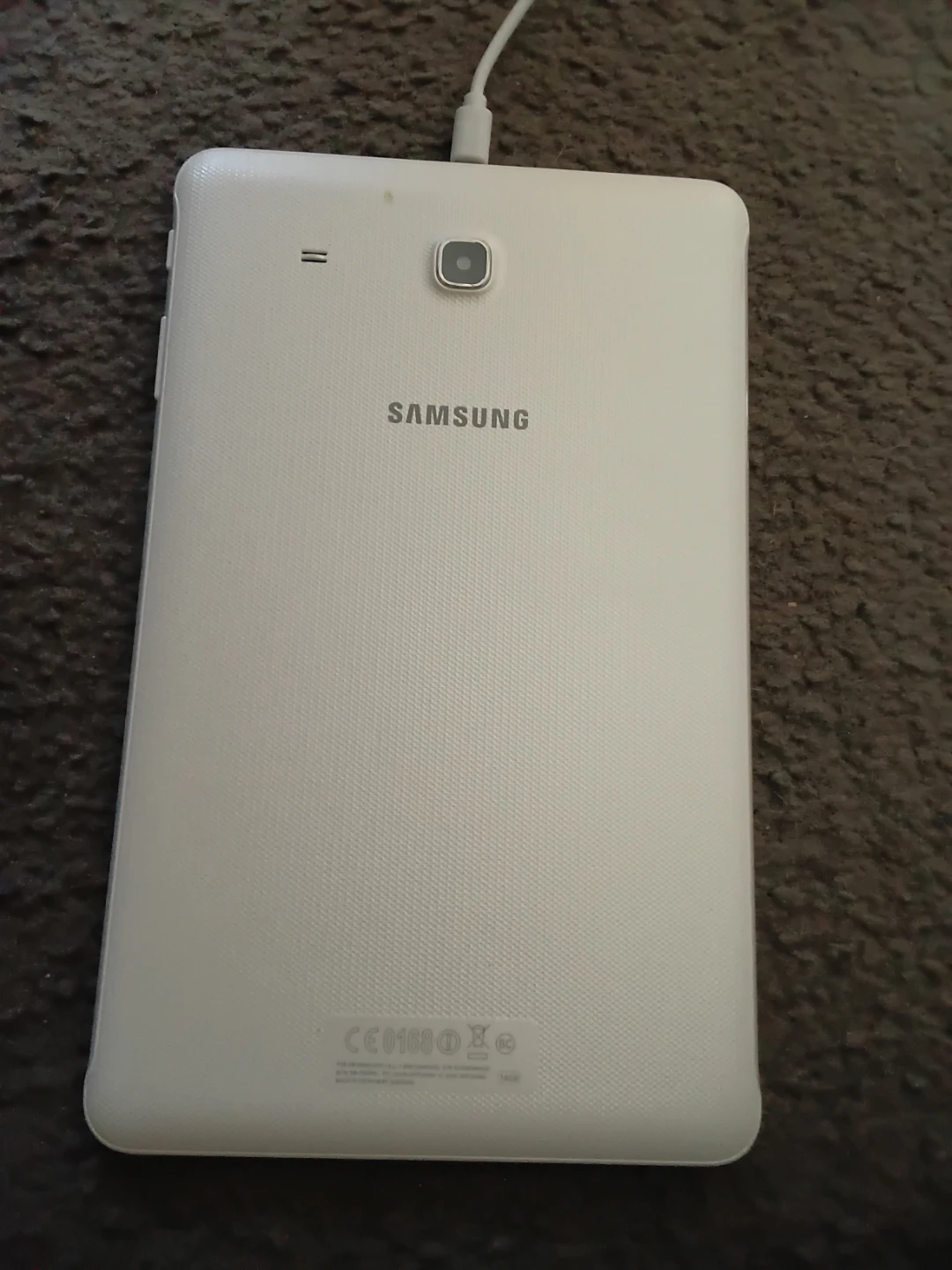 Samsung Galaxy Tab E - photo 3
