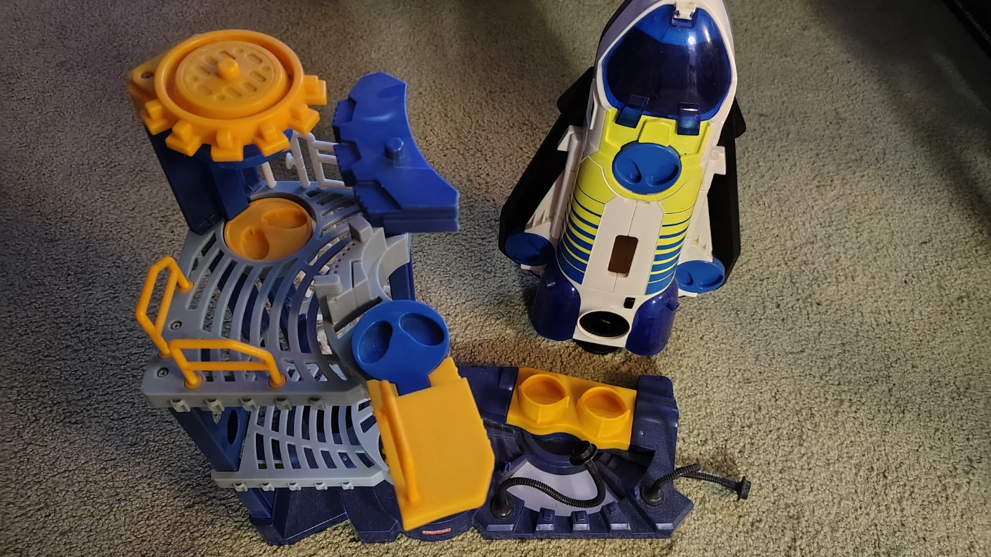 Fisher-Price Imaginext Playset Bundle - photo 3