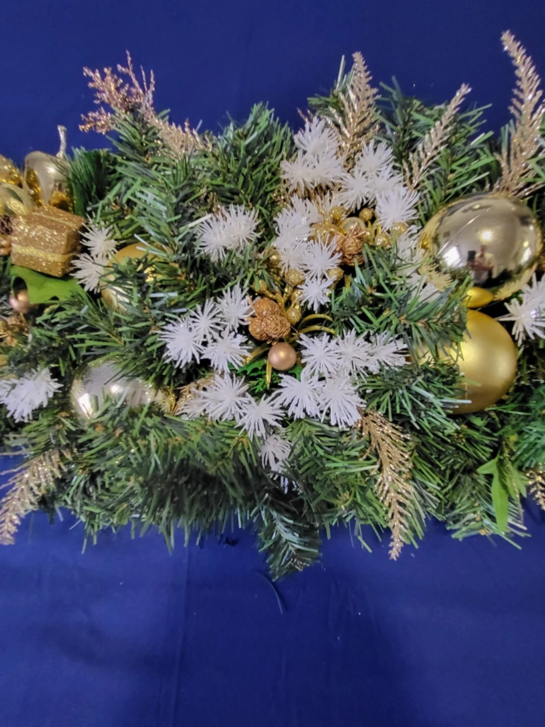 Christmas Holiday Table Centrepiece or Above Door Decor - photo 2