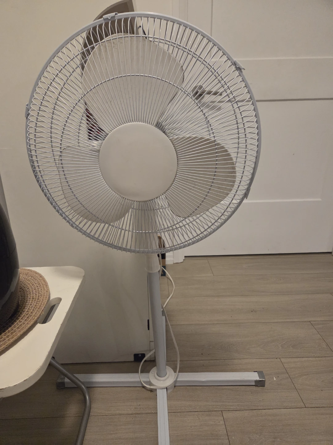 White Oscillating Stand Fan - photo 2