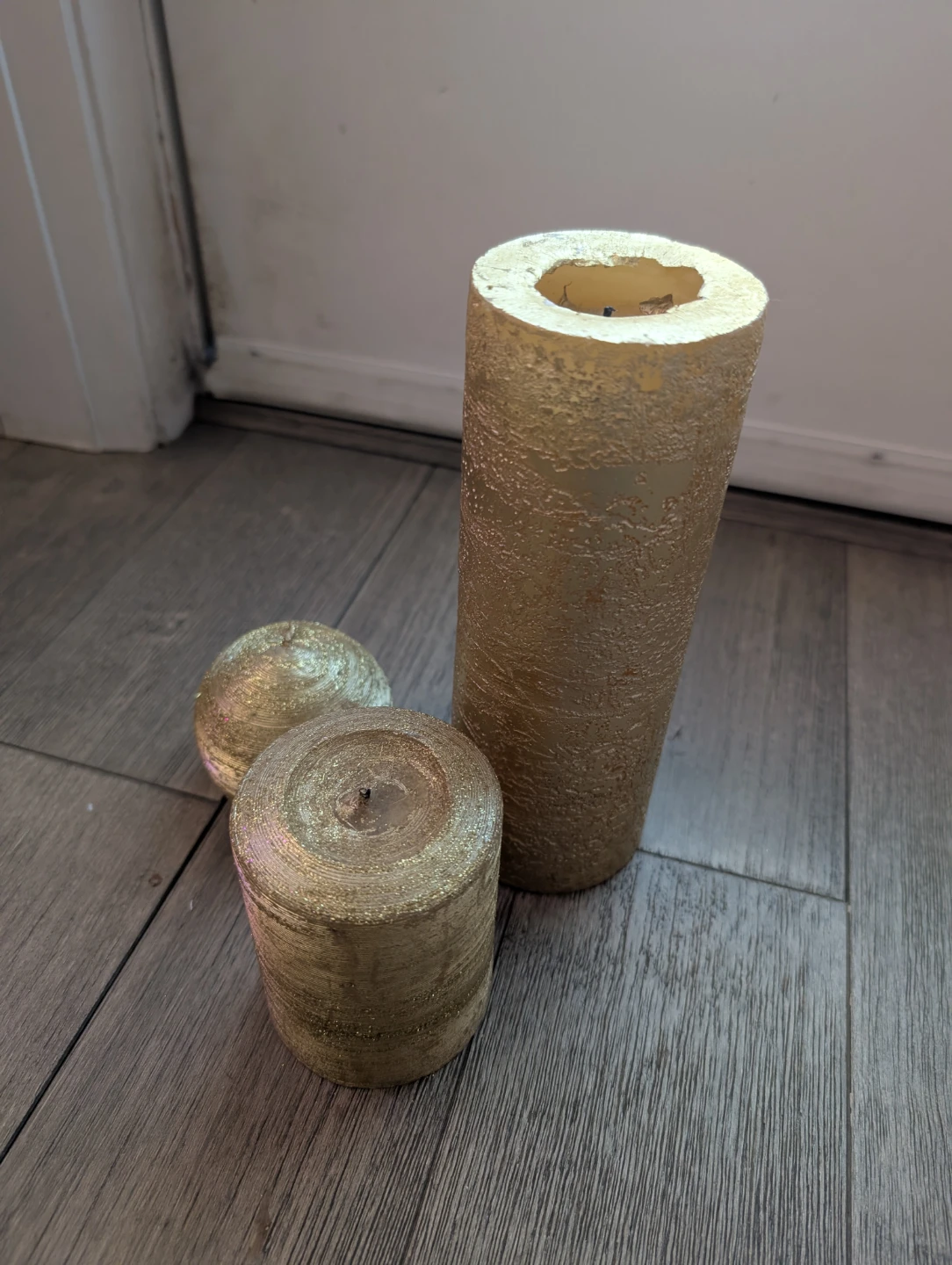 Free with purchase - Set of 3 Metallic Gold Candles