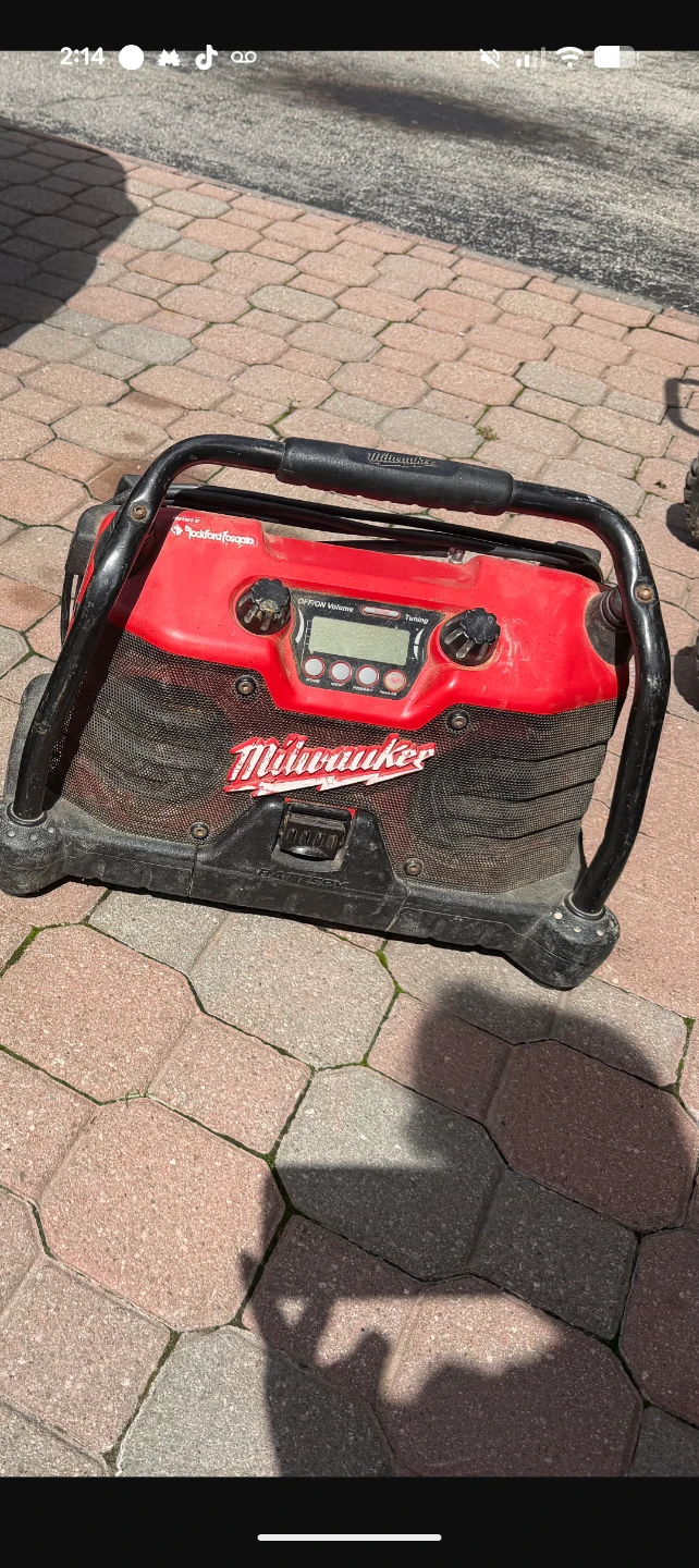 Milwaukee Jobsite Radio