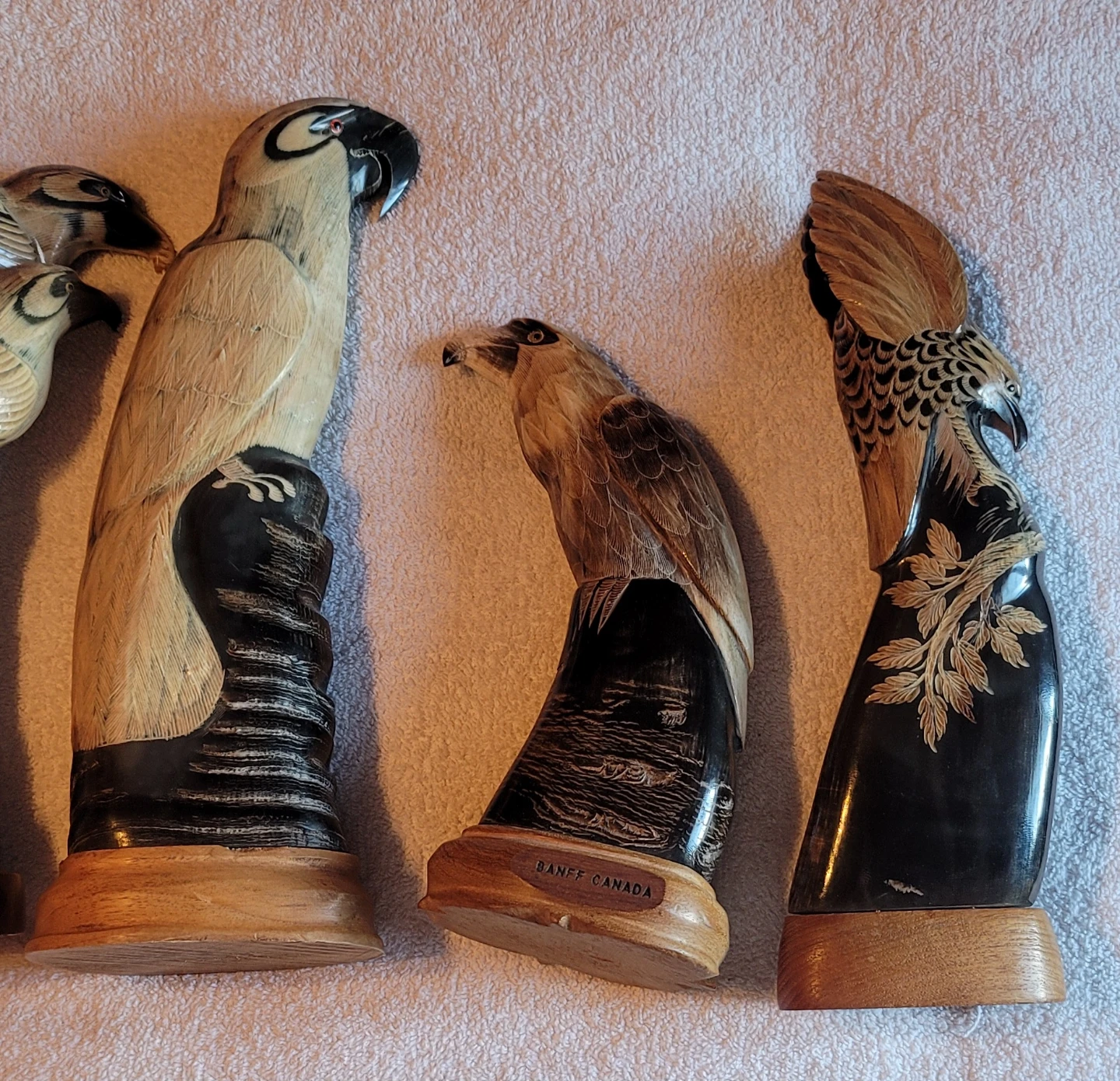 6 Vintage Hand-Carved Banff Souvenir Horn Statues - photo 4