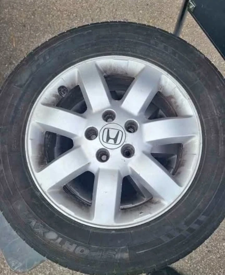2007-2009 Honda CR-V OEM Rims on Tires