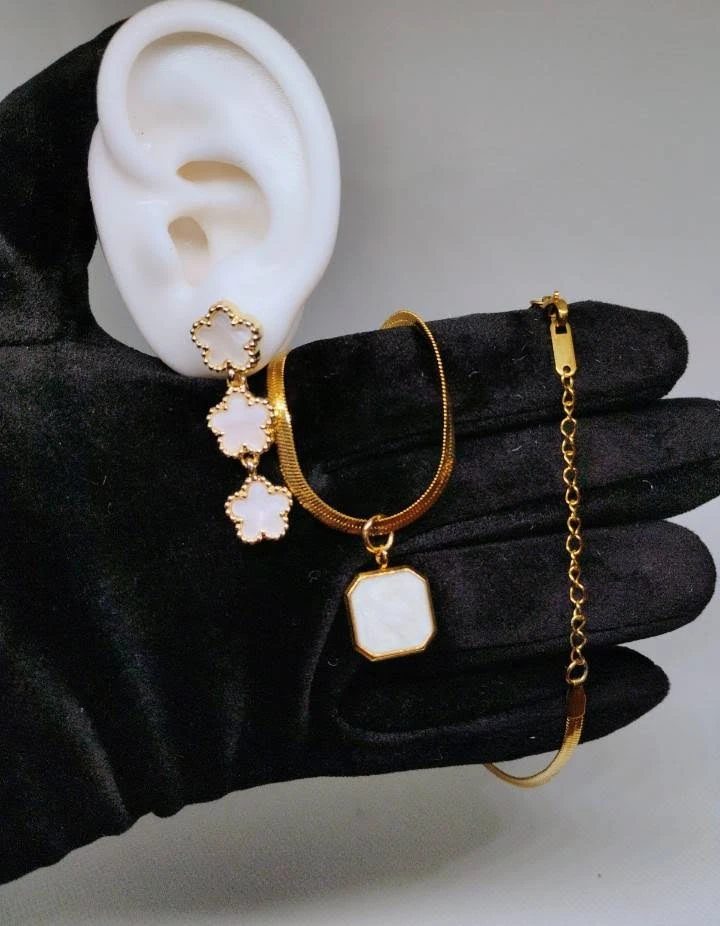Mother-of-Pearl Earrings and Boho Pendant Necklace - photo 2
