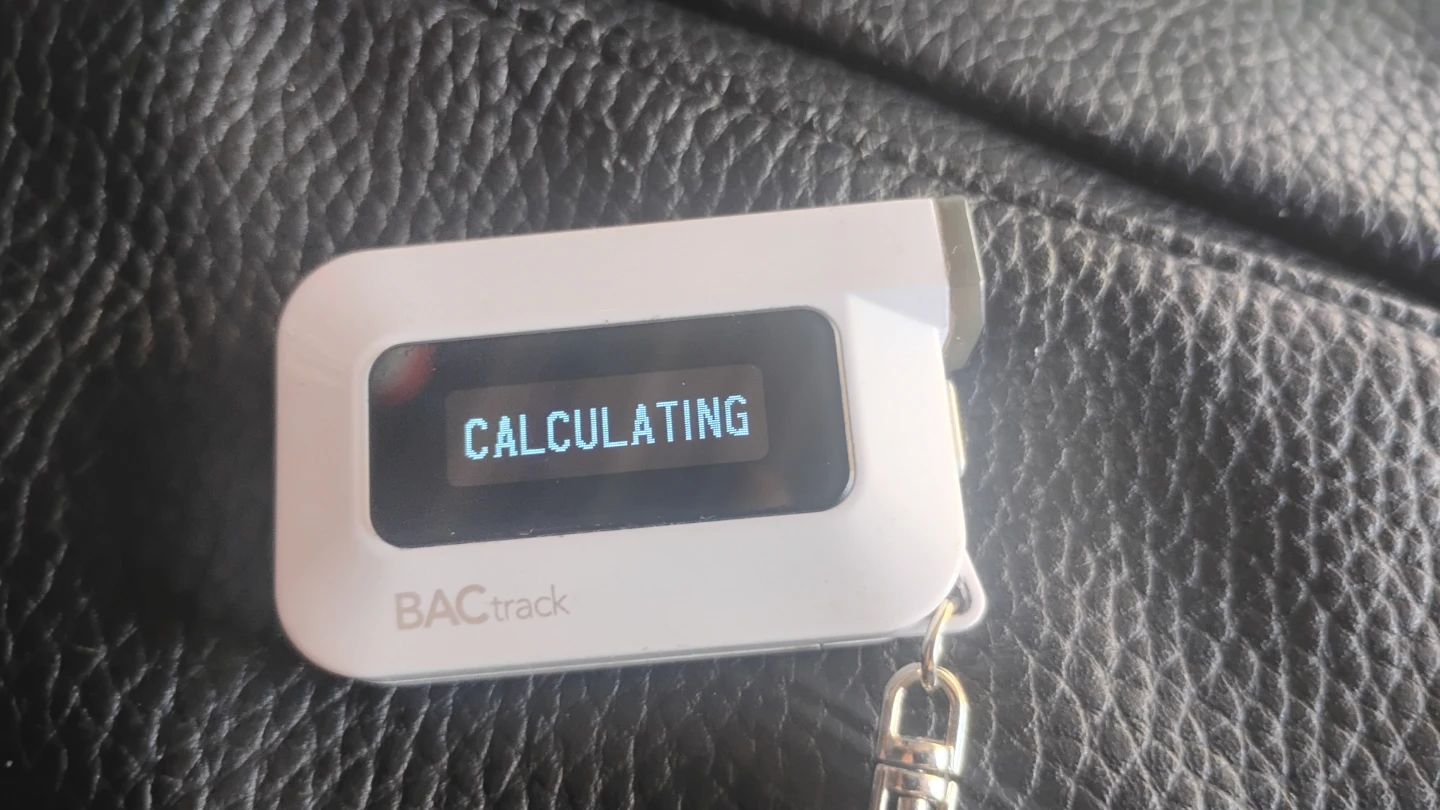 BACtrack C6 Keychain Breathalyzer - photo 3