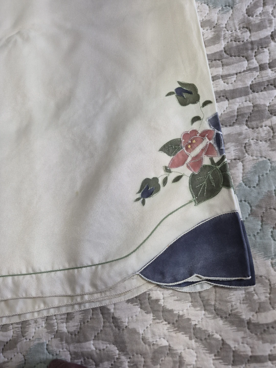 Beautiful 72" x 90" Tablecloth Table Decor - photo 3
