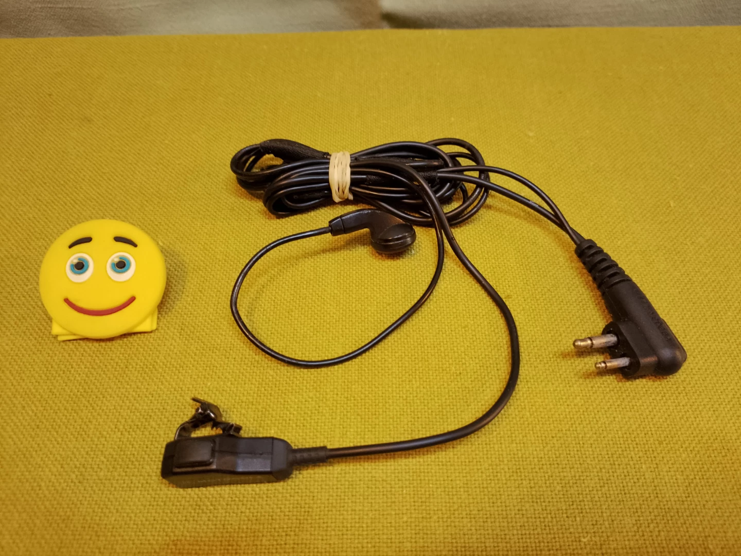 🏈 🗣️ ➡️ Motorola 2-Way Radio Earpiece