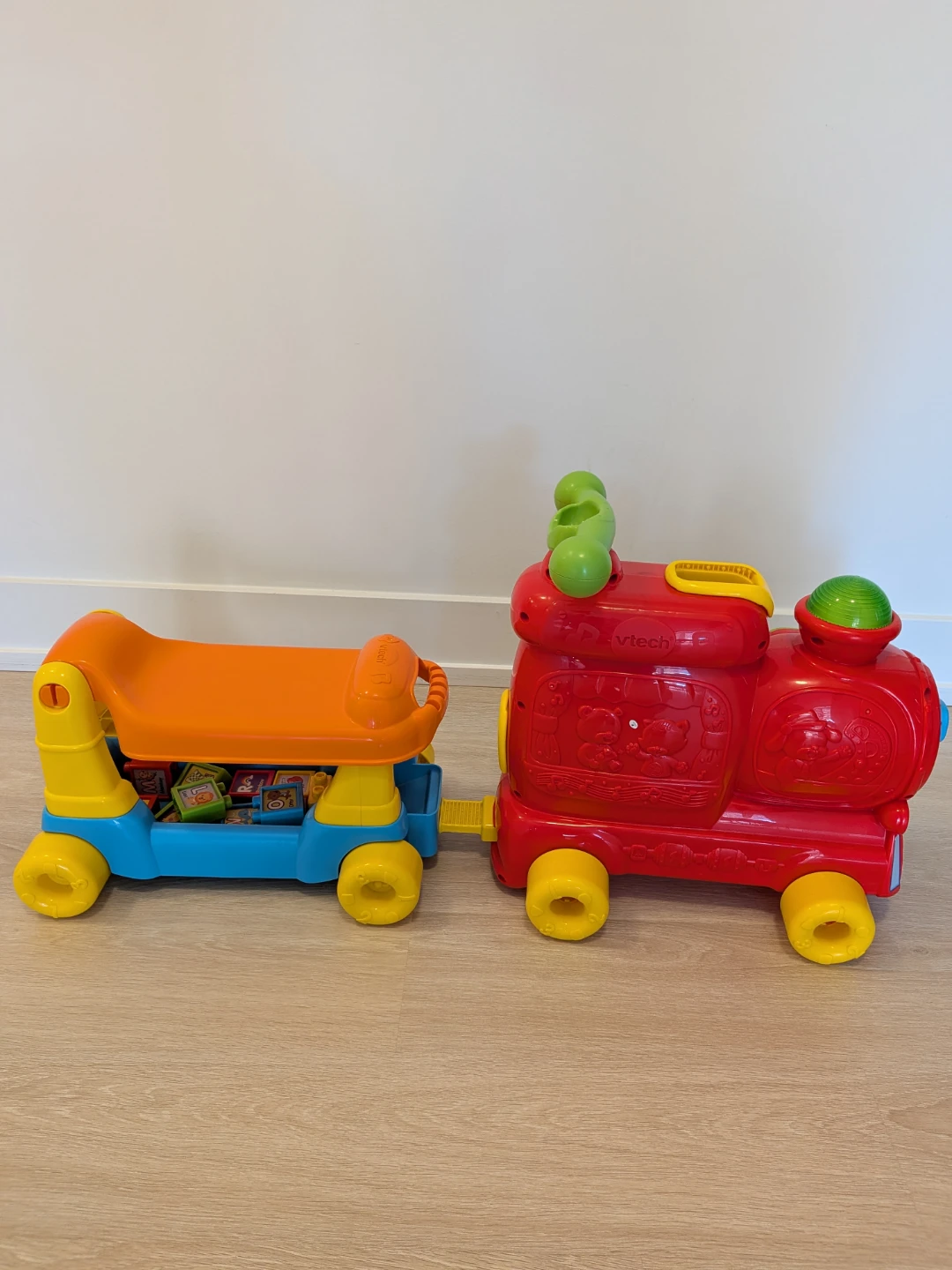 VTech Sit-to-Stand Alphabet Train - photo 2