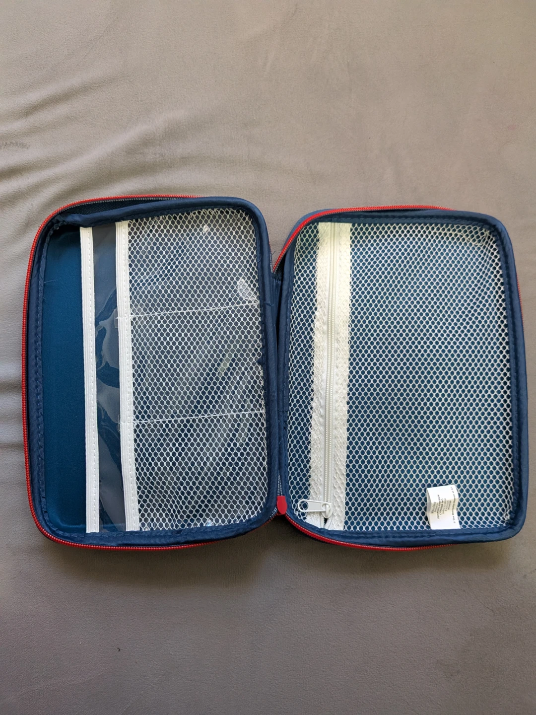 The Met "The Great Wave" First Aid Kit Bag - photo 3