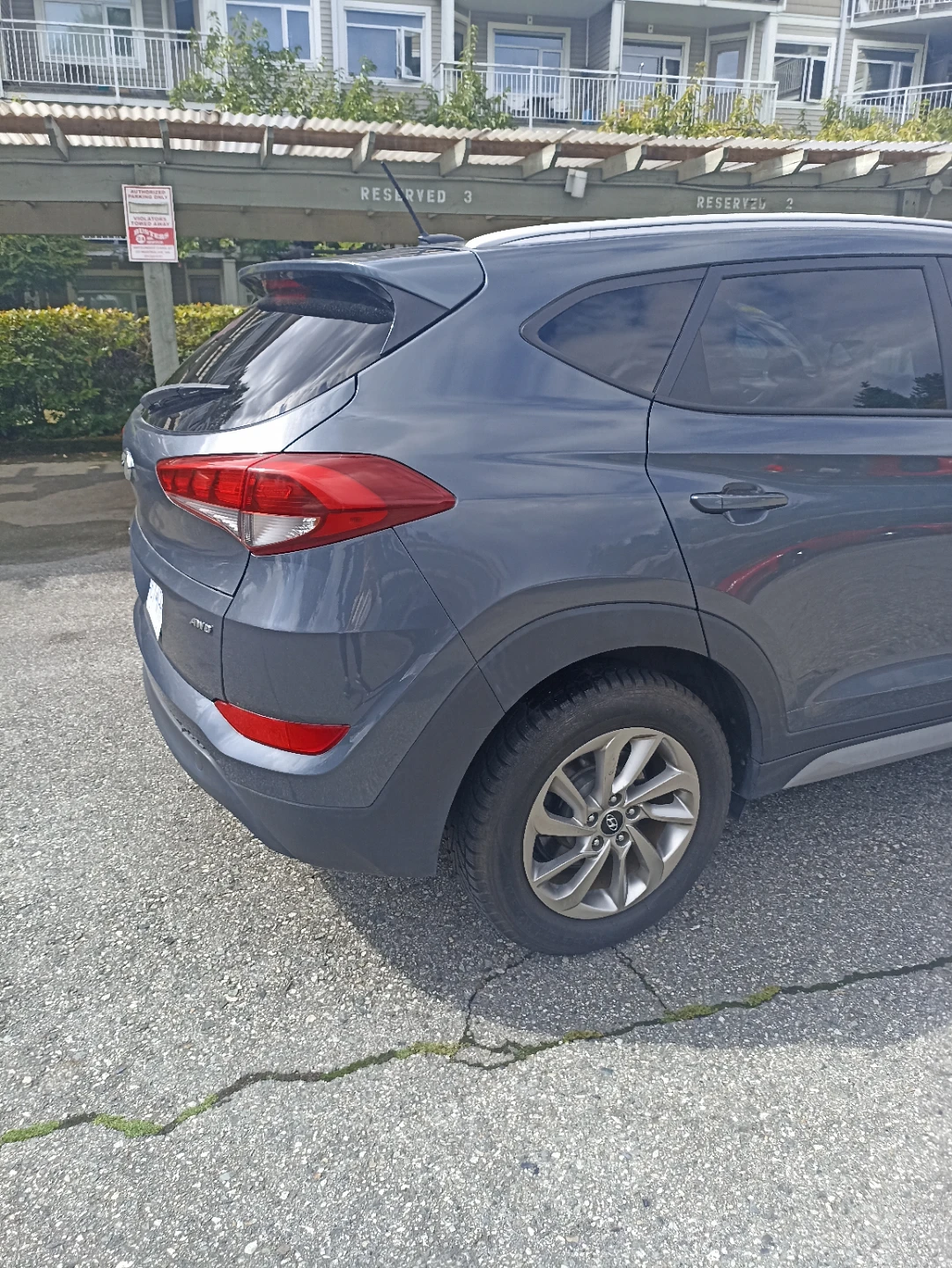 Grey Hyundai Tucson AWD - photo 2