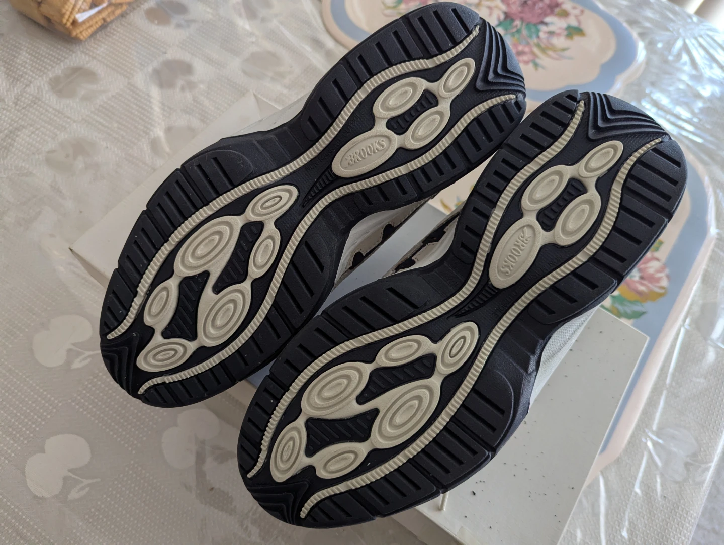 Brooks Athletic Shoes - photo 5